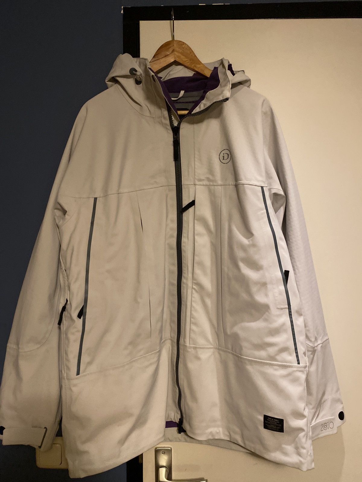 Burton Idiom Burton 3L goretex shell | Grailed