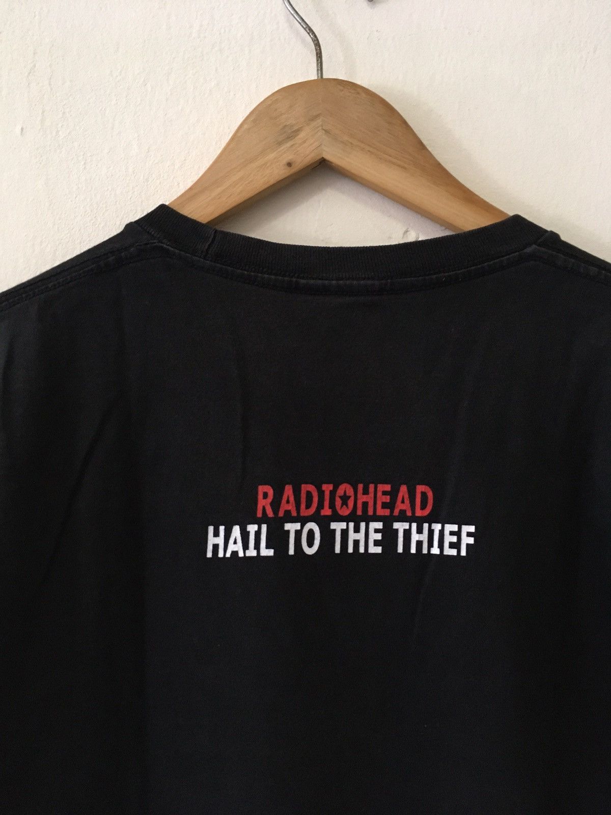 Band Tees Radiohead Hail To The Thief 2004 tee Size US S / EU 44-46 / 1 - 5 Thumbnail