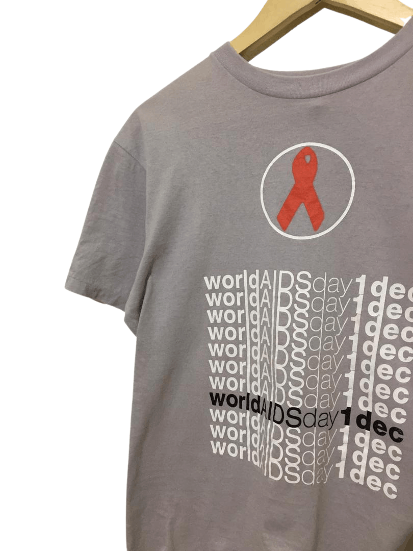 Levi's Vintage Levi's Wear a Condom AIDS Day Shirt Size US XS / EU 42 / 0 - 5 Thumbnail