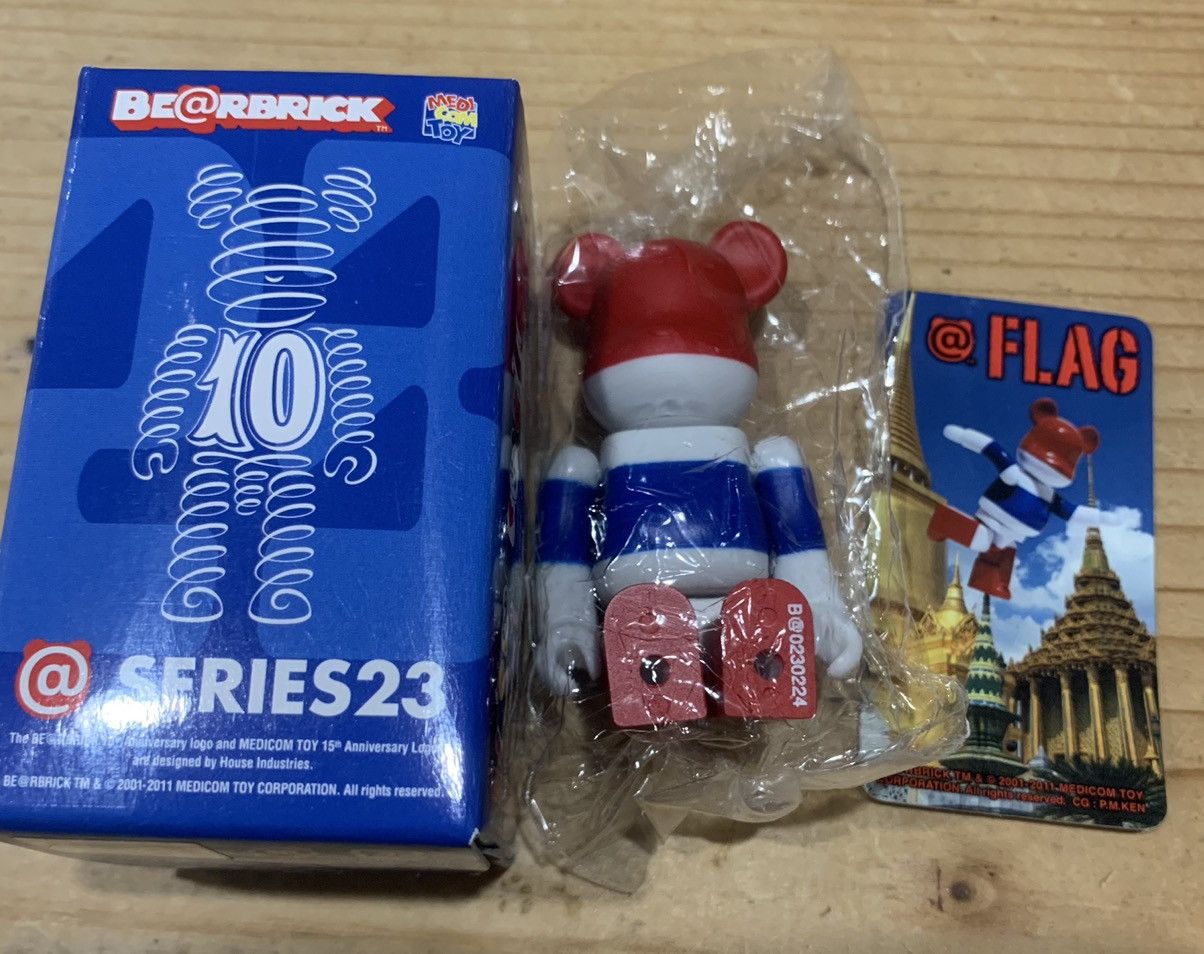 Medicom Toy Medicom 100% Be@rbrick S23 Flag “Thailand” Size ONE SIZE - 1 Thumbnail