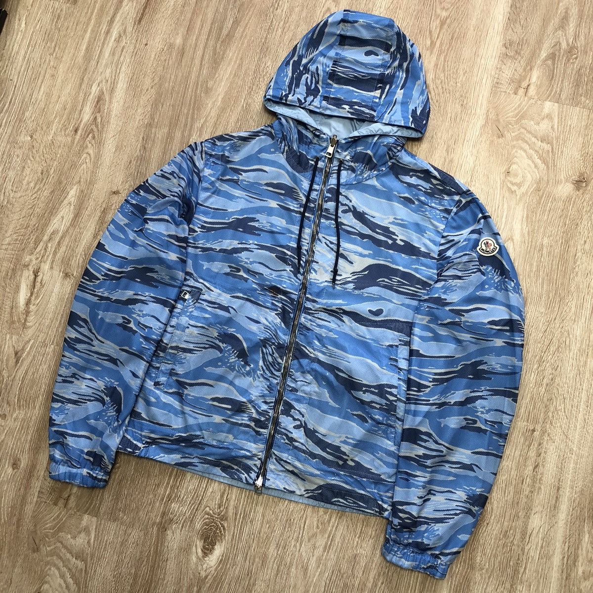 Moncler REVERSIBLE MONCLER BLUE CAMO RACCAGNI size M Jacket Bomber Grailed