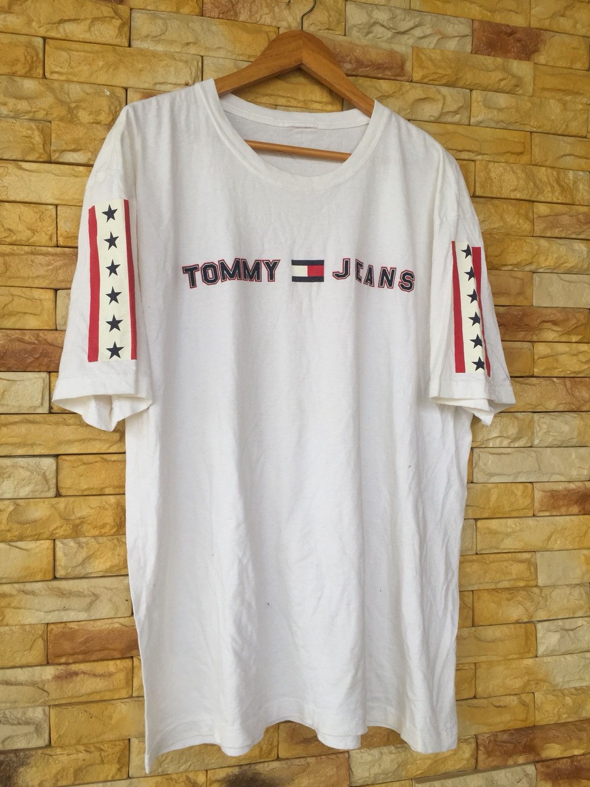 Tommy Hilfiger × Vintage Vintage Tommy Jeans Tee Size US XXL / EU 58 / 5 - 3 Thumbnail
