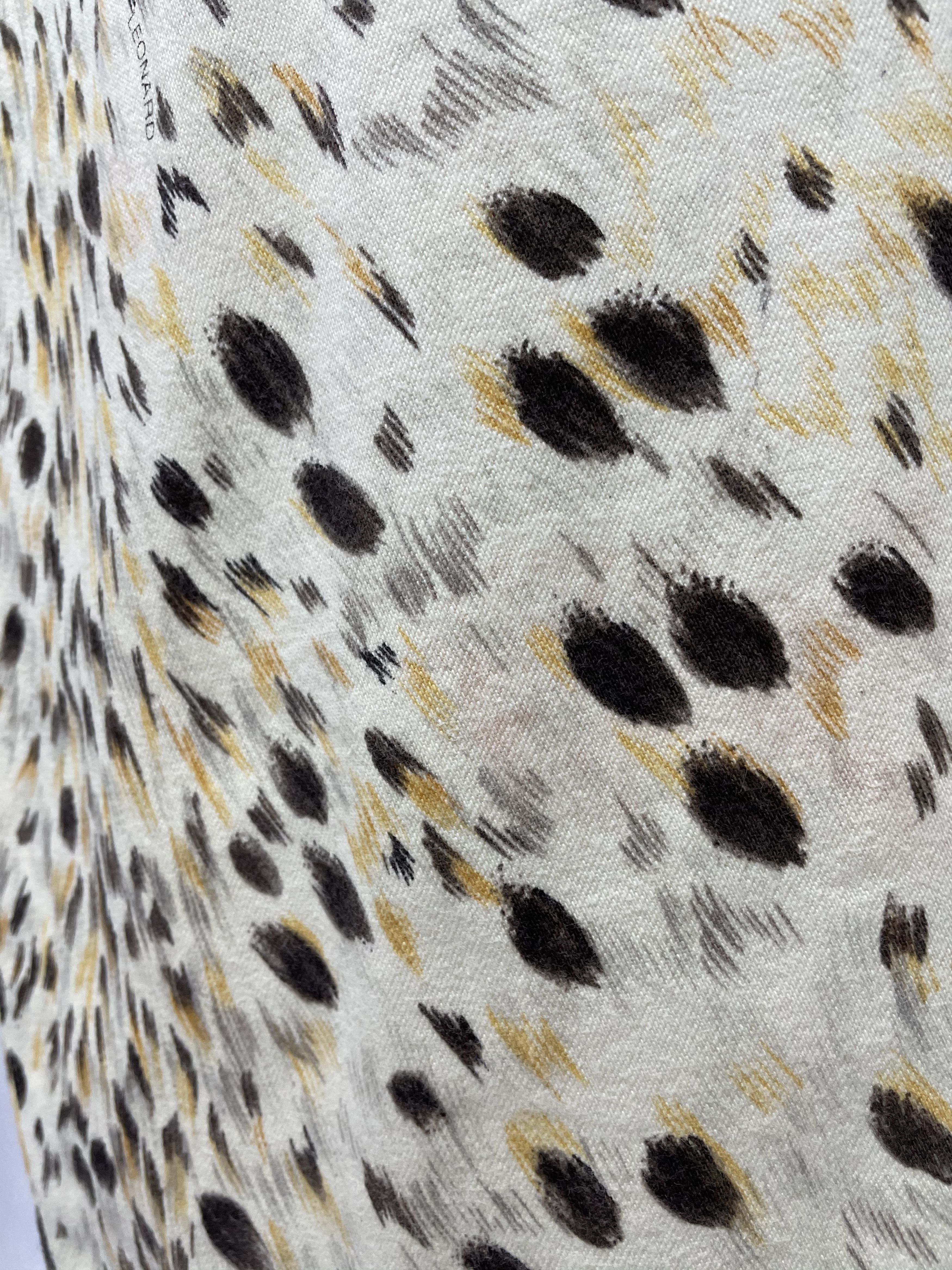 Leonard Paris RARE! LEONARD Full Print Leopard Design Pants Size US 26 / EU 42 - 4 Thumbnail