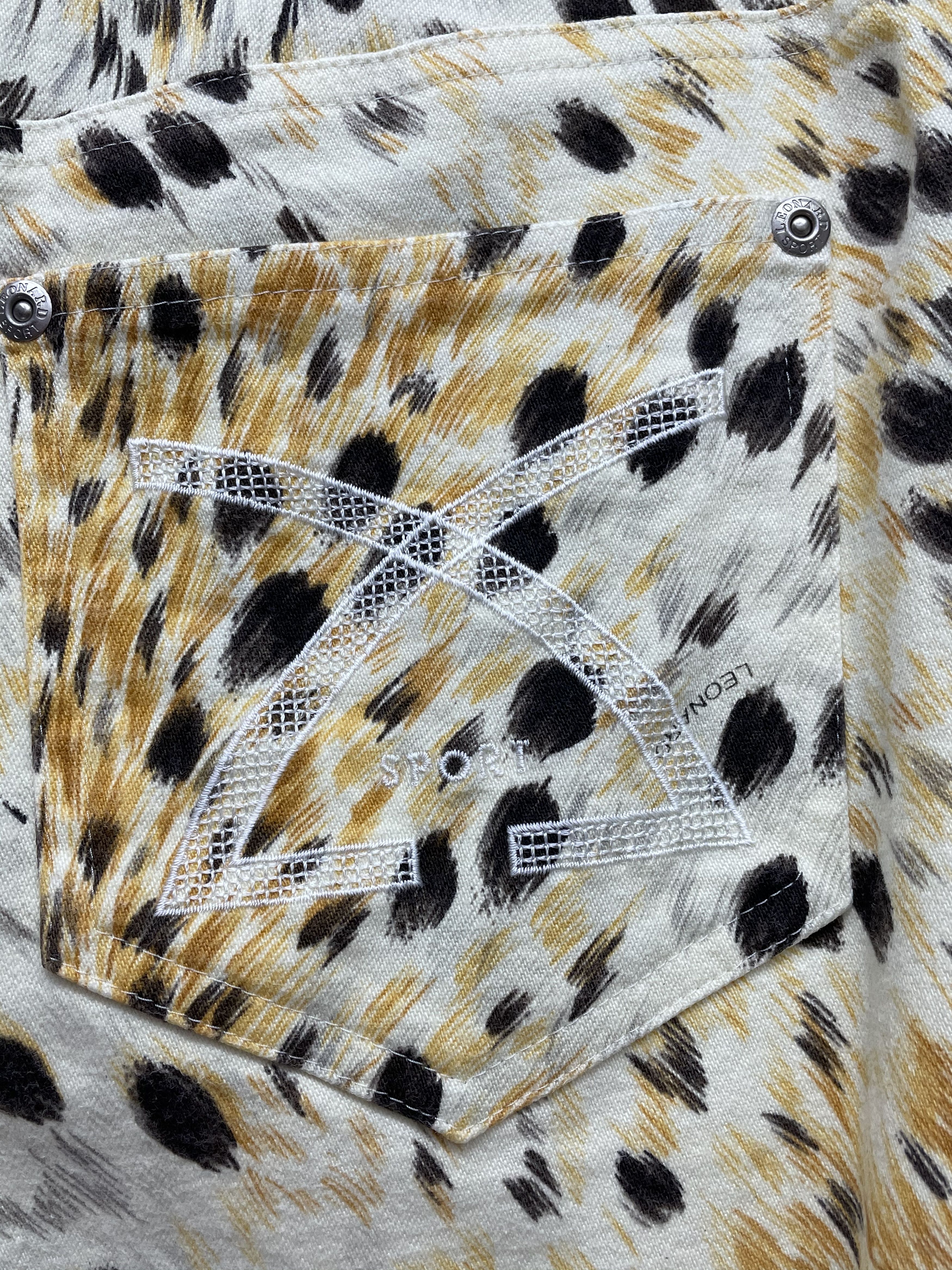 Leonard Paris RARE! LEONARD Full Print Leopard Design Pants Size US 26 / EU 42 - 8 Thumbnail