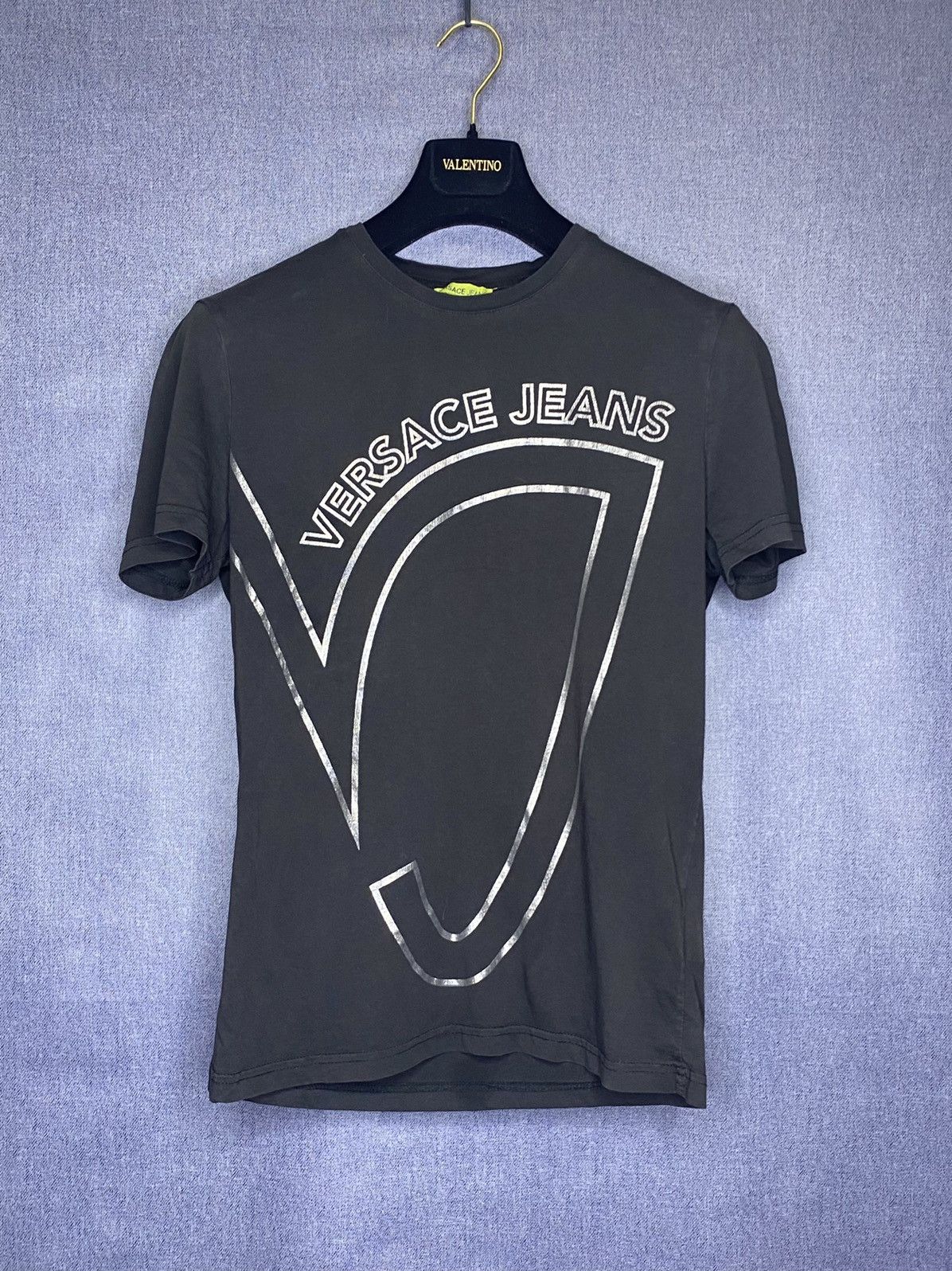 Tシャツ・カットソー VERSACE Men T Shirts 78GAHC05 CJ01CG89 Black Versace VERSACE Men T-Shirts 78GAHC05 CJ01C G89 BLACK | Grailed