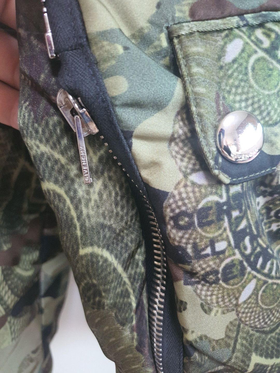 Givenchy Givenchy 17SS camoflage patten bomber jacket Size US M / EU 48-50 / 2 - 5 Thumbnail