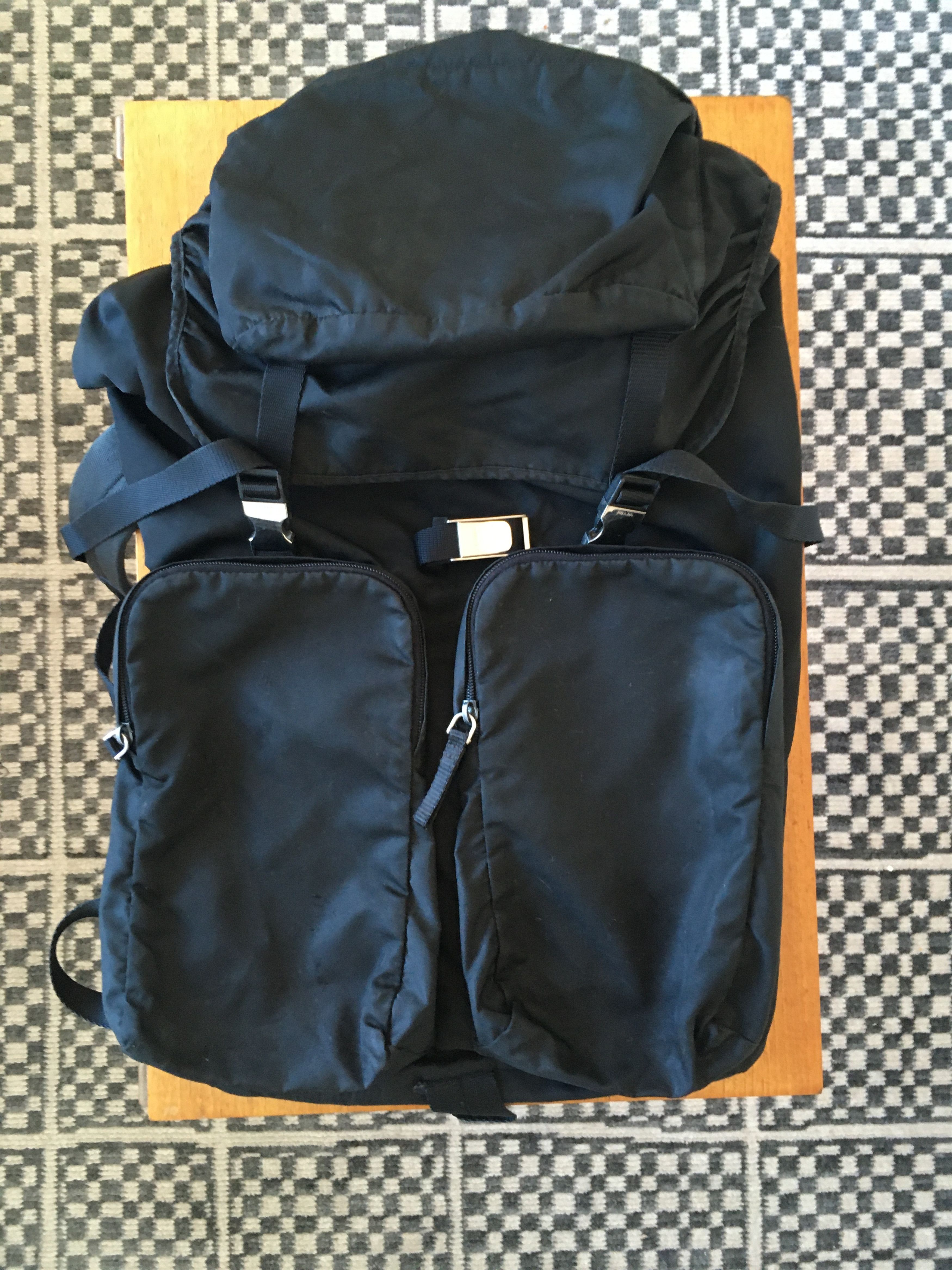 PRADA V136 BLACK