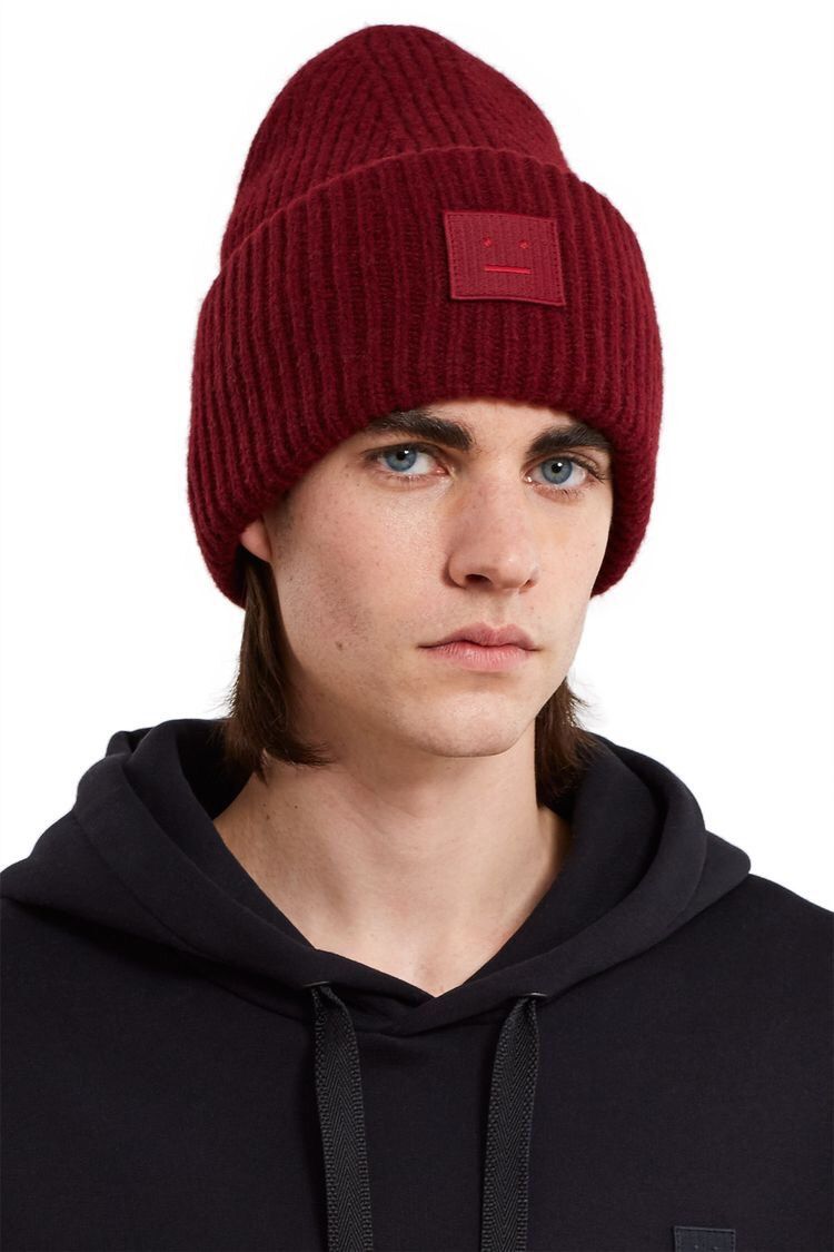 Acne beanie red online