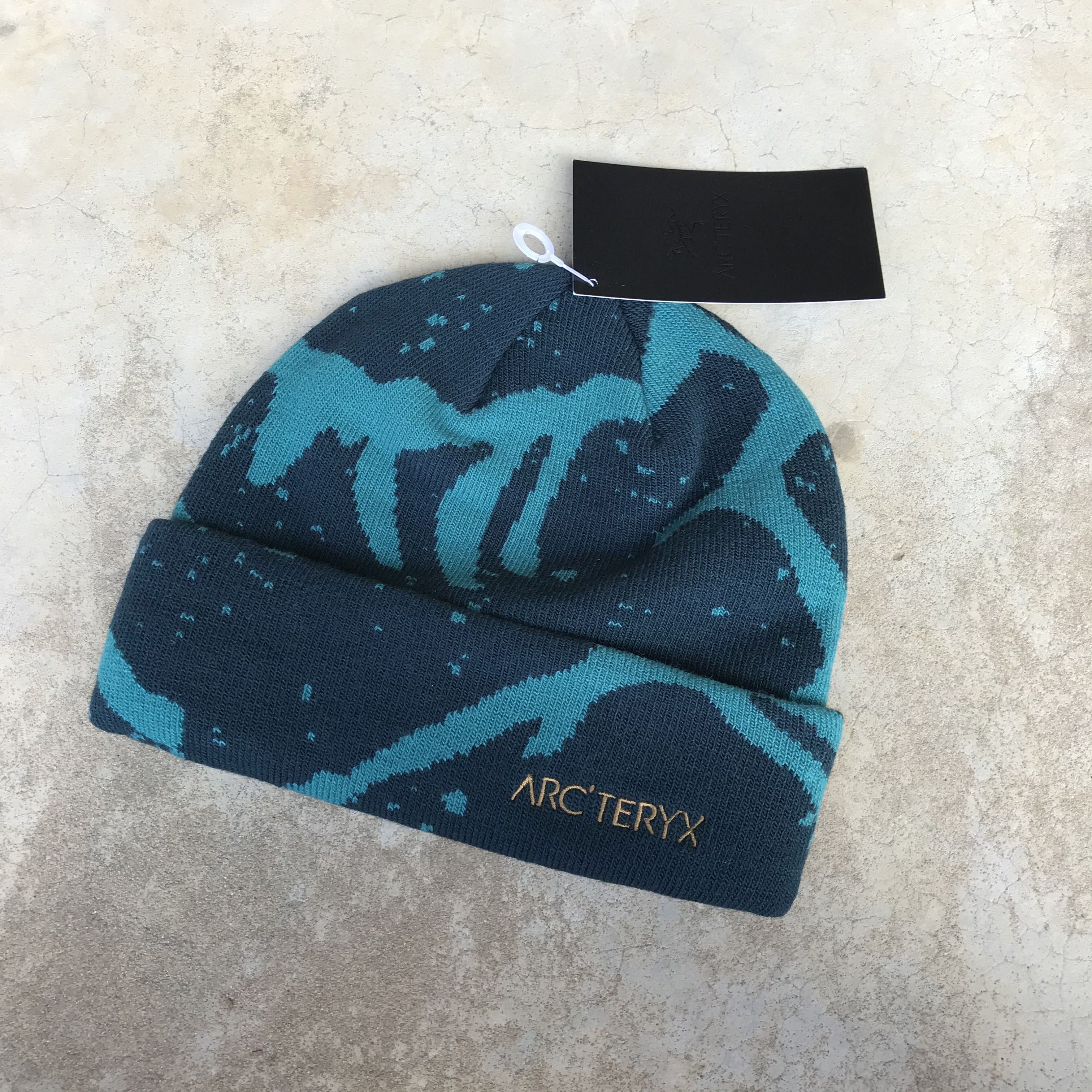 Arc'Teryx Arcteryx Grotto toque beanie in Orbit | Grailed