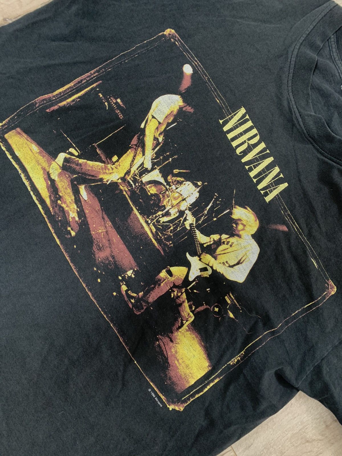 トップス NIRVANA 1996 from the muddybanks vintage Vintage Nirvana 1996 From The Muddy Banks Of The Wishkah T-Shirt