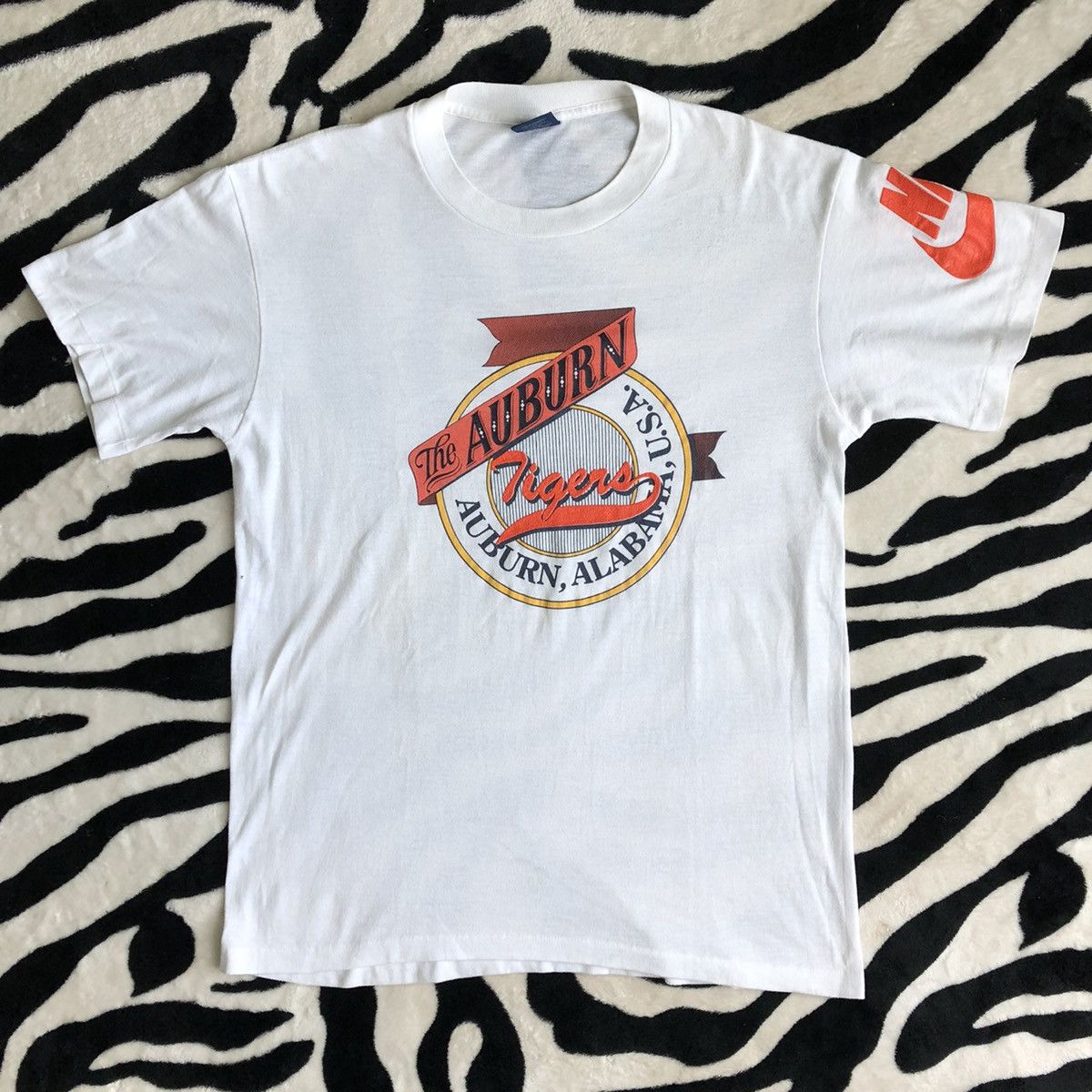 Nike Vintage 80s Promotional Nike Employee Blue Tag tshirt Size US L / EU 52-54 / 3 - 1 Thumbnail