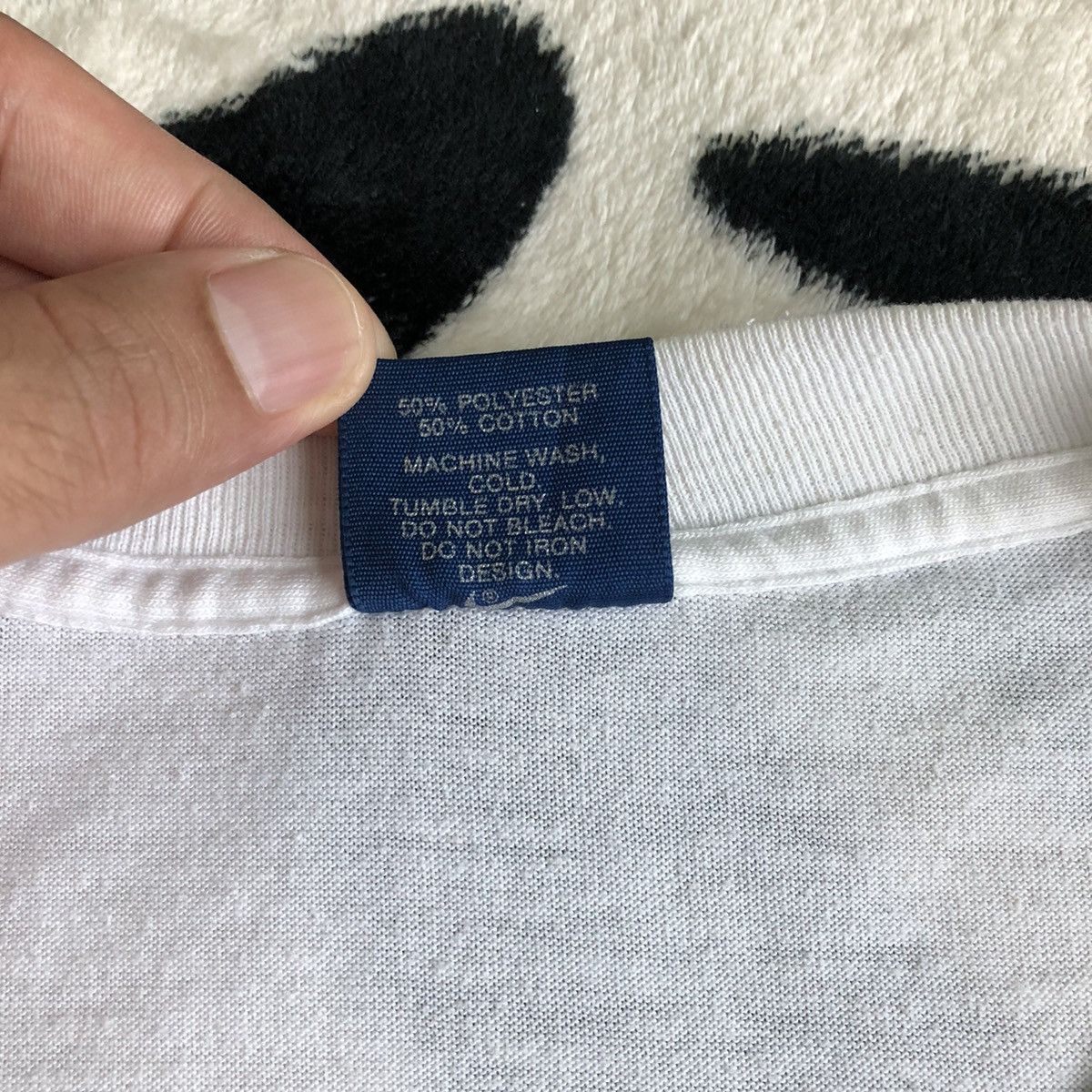 Nike Vintage 80s Promotional Nike Employee Blue Tag tshirt Size US L / EU 52-54 / 3 - 4 Thumbnail