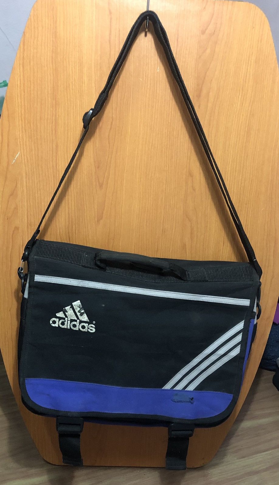 バッグ vintage old adidas messenger bag Y2K Adidas Originals Messenger Bag Black Trefoil Logo Airliner