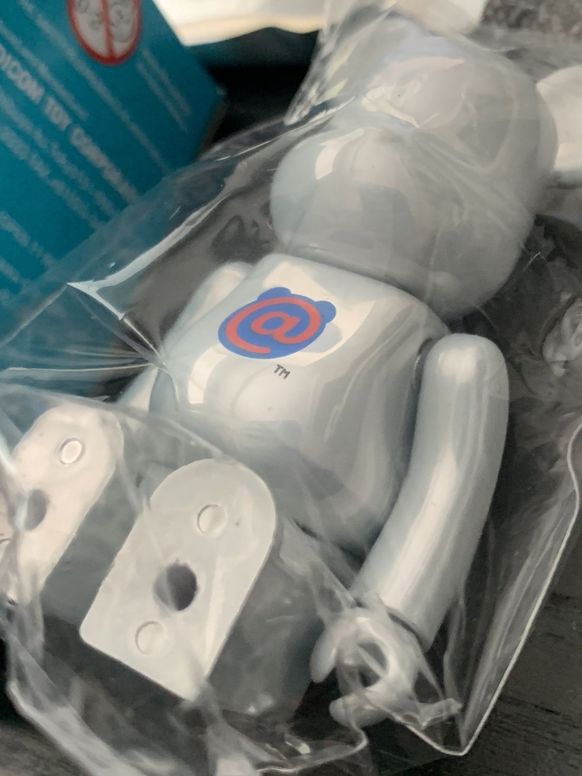 Medicom Toy Medicom 100% be@rbrick S41 secret chase @ chrome white Size ONE SIZE - 1 Thumbnail
