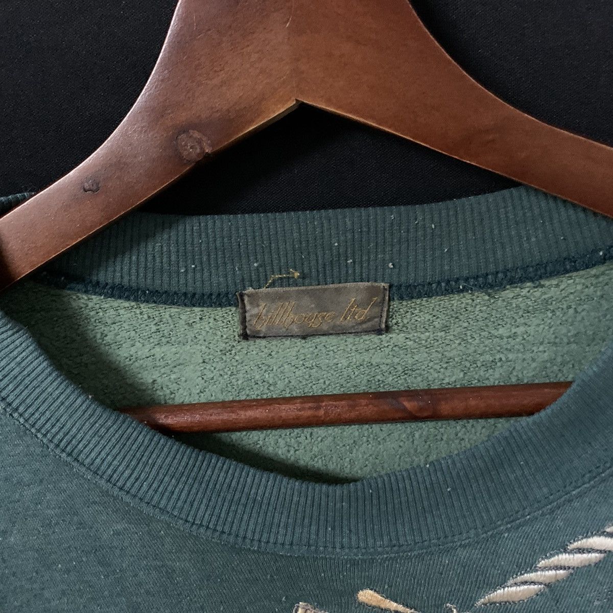 Japanese Brand × Vintage Vintage Hill House Ltd. Brand Embroidery Crewneck Sweater Size US S / EU 44-46 / 1 - 7 Thumbnail