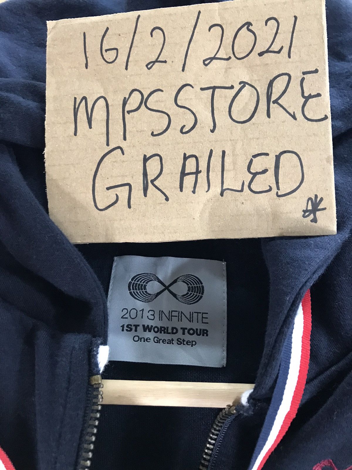 Vintage Vintage band kpop Infinite 1st World Tour 2013 | Grailed, image size:1200x1600