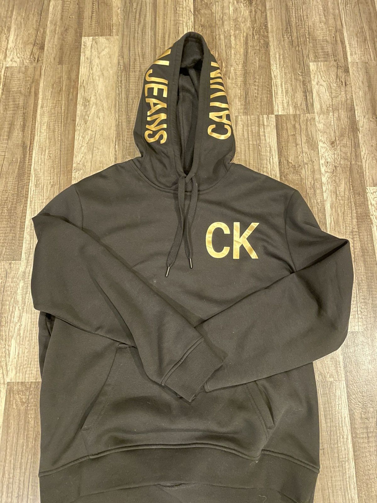 Black and gold calvin klein online hoodie