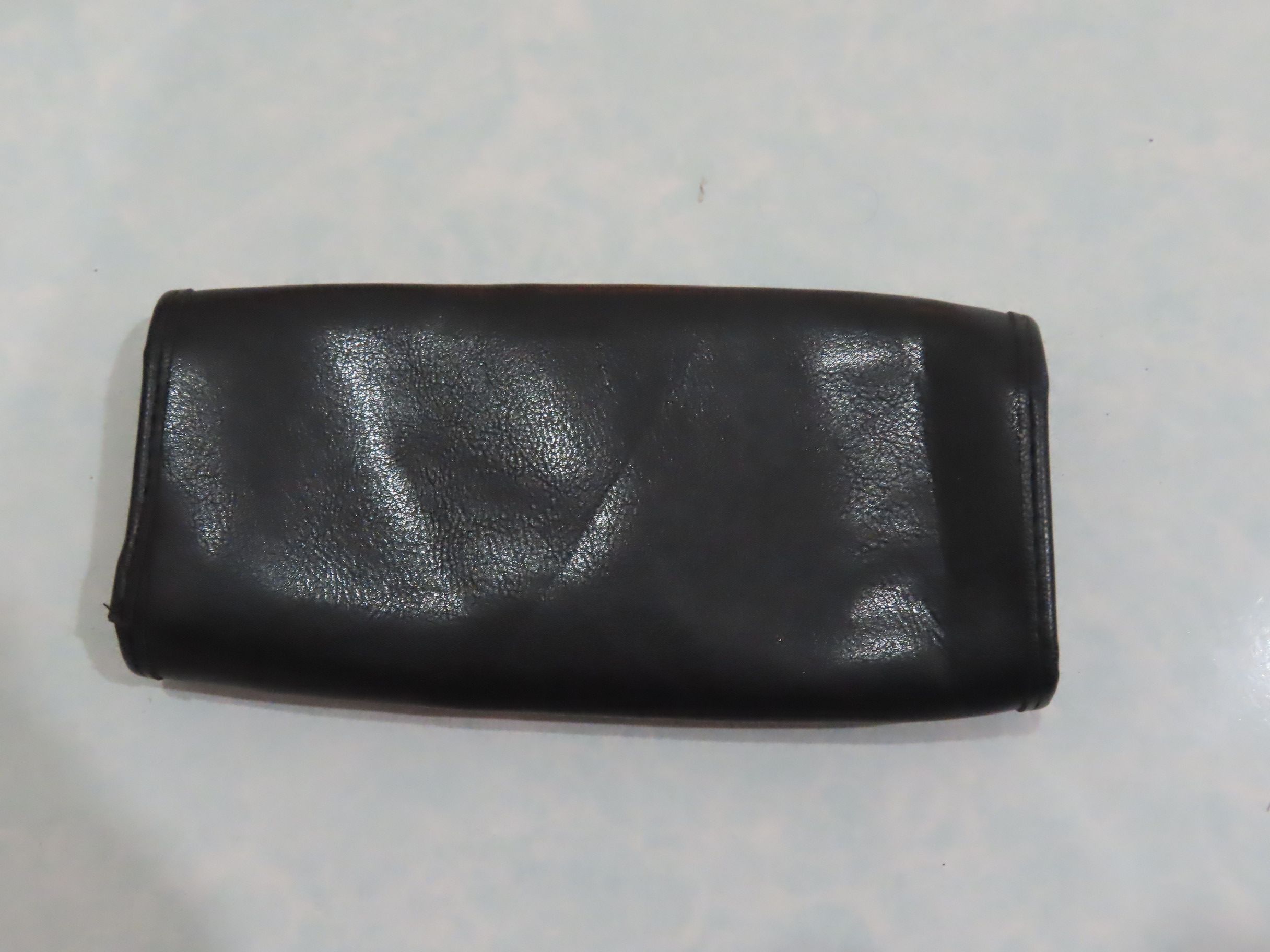 Versace VINTAGE VERSACE LEATHER SUNGLASSES CASING Size ONE SIZE - 5 Thumbnail