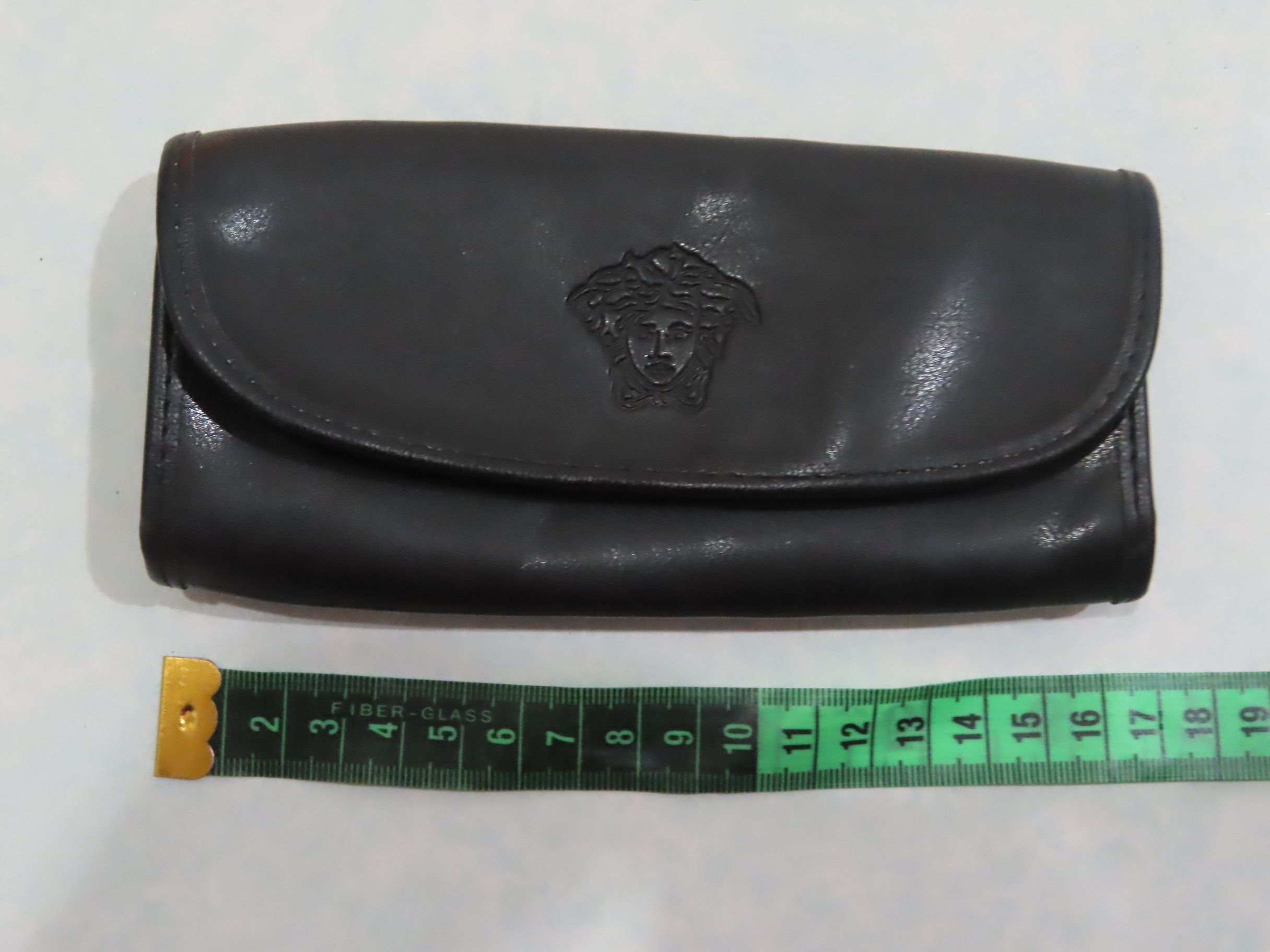 Versace VINTAGE VERSACE LEATHER SUNGLASSES CASING Size ONE SIZE - 2 Thumbnail