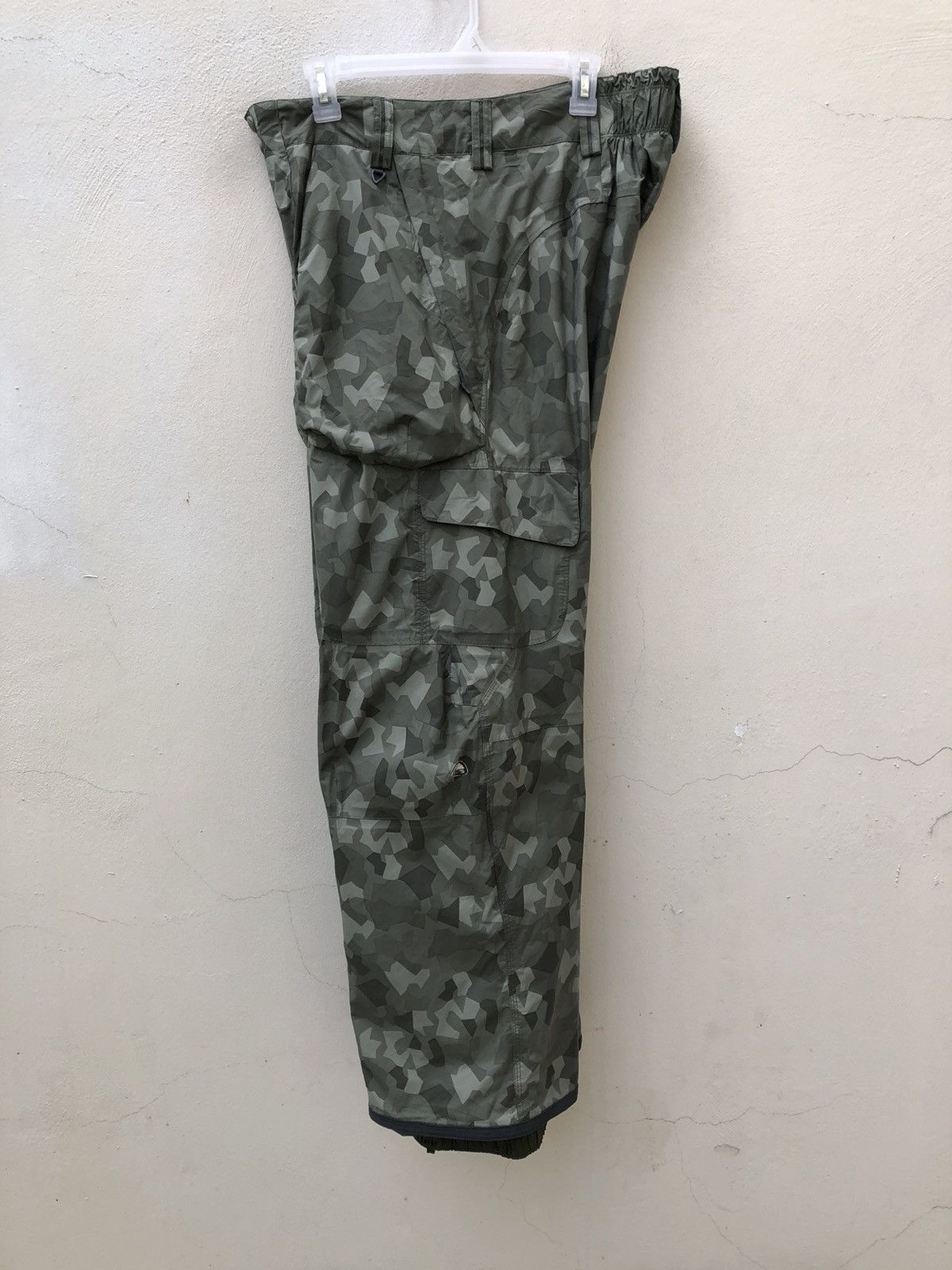 Nike ACG Nike Acg Storm Fit Camo Cargo Ski Trouser Pant Size US 34 / EU 50 - 19 Thumbnail