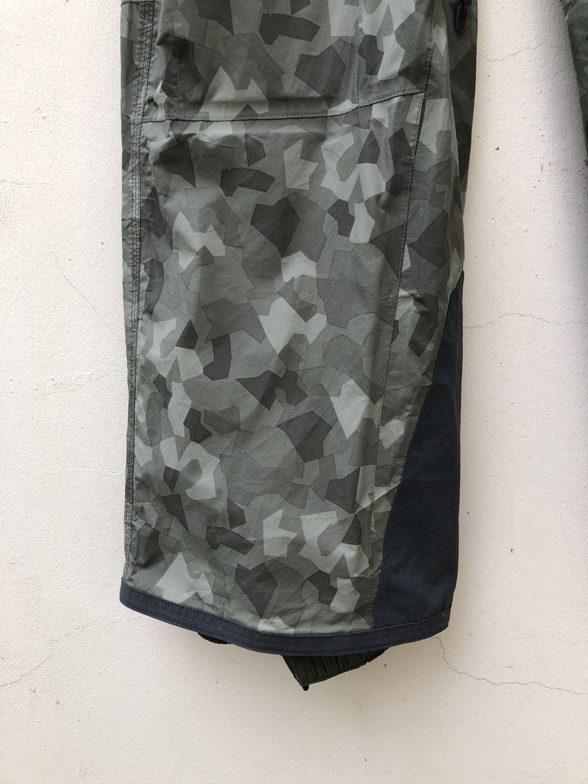 Nike ACG Nike Acg Storm Fit Camo Cargo Ski Trouser Pant Size US 34 / EU 50 - 6 Thumbnail