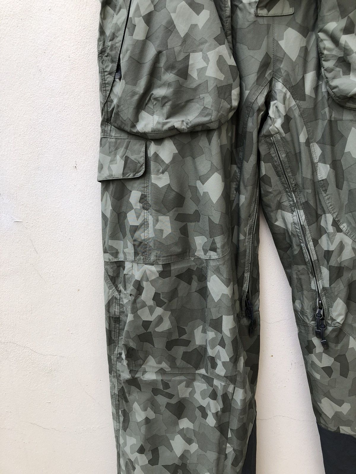 Nike ACG Nike Acg Storm Fit Camo Cargo Ski Trouser Pant Size US 34 / EU 50 - 5 Thumbnail