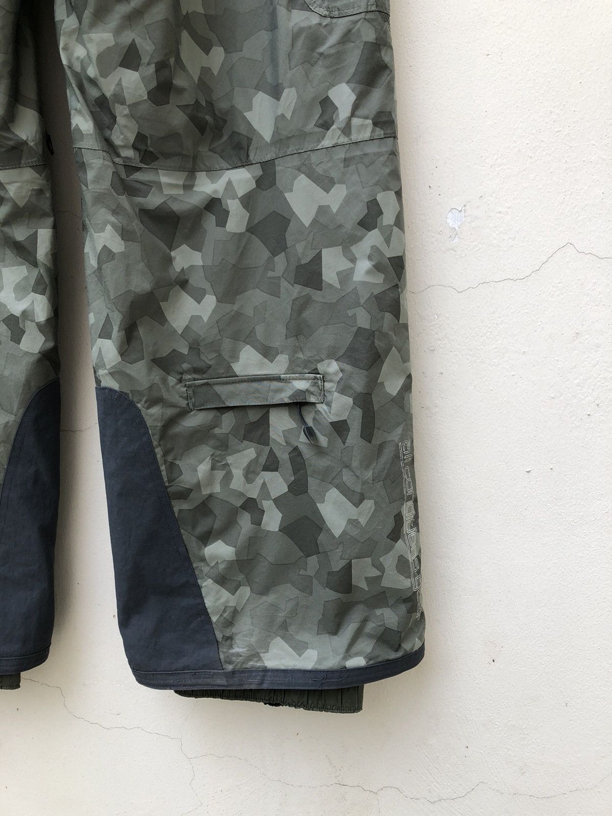 Nike ACG Nike Acg Storm Fit Camo Cargo Ski Trouser Pant Size US 34 / EU 50 - 17 Thumbnail