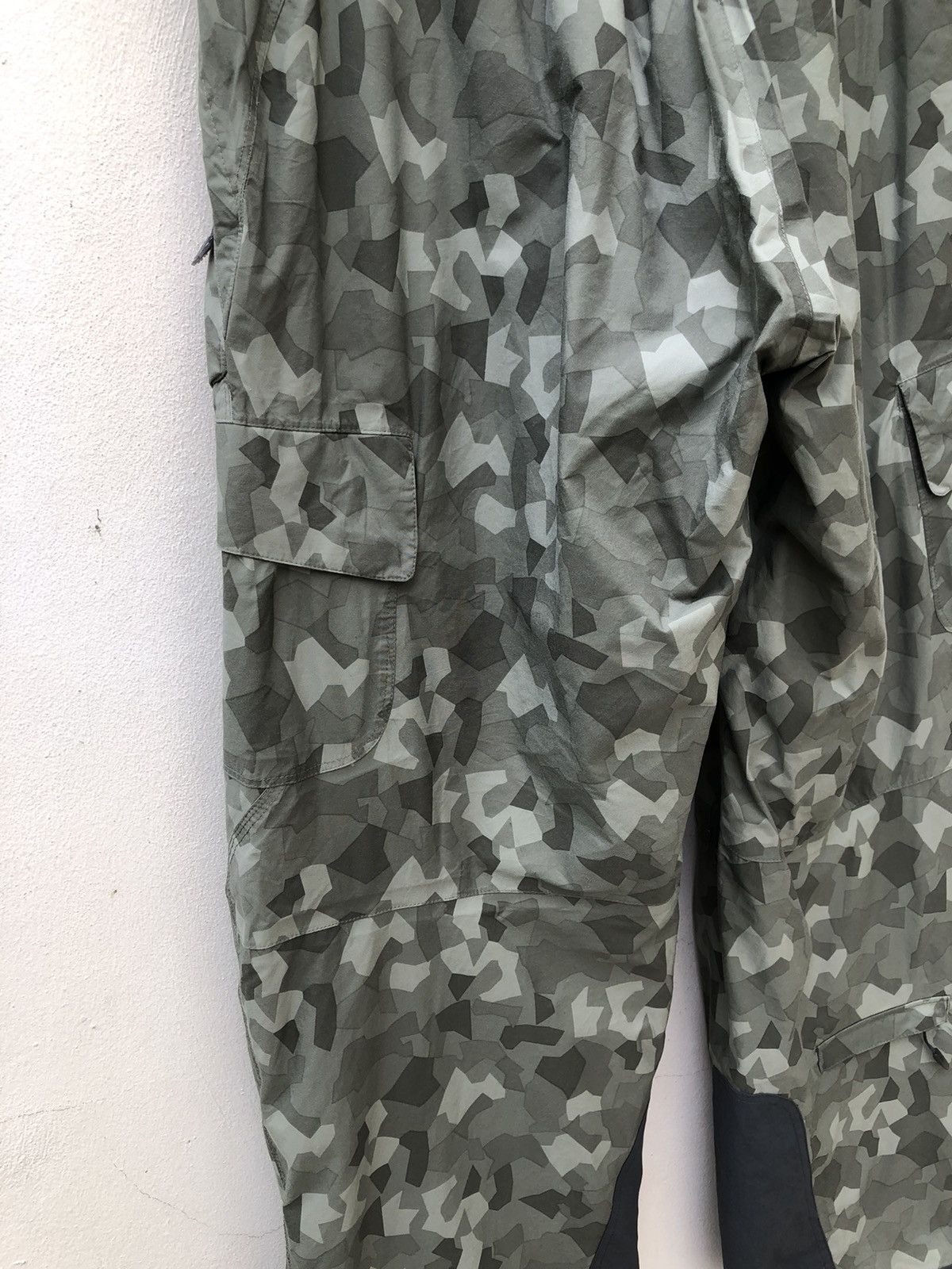 Nike ACG Nike Acg Storm Fit Camo Cargo Ski Trouser Pant Size US 34 / EU 50 - 14 Thumbnail