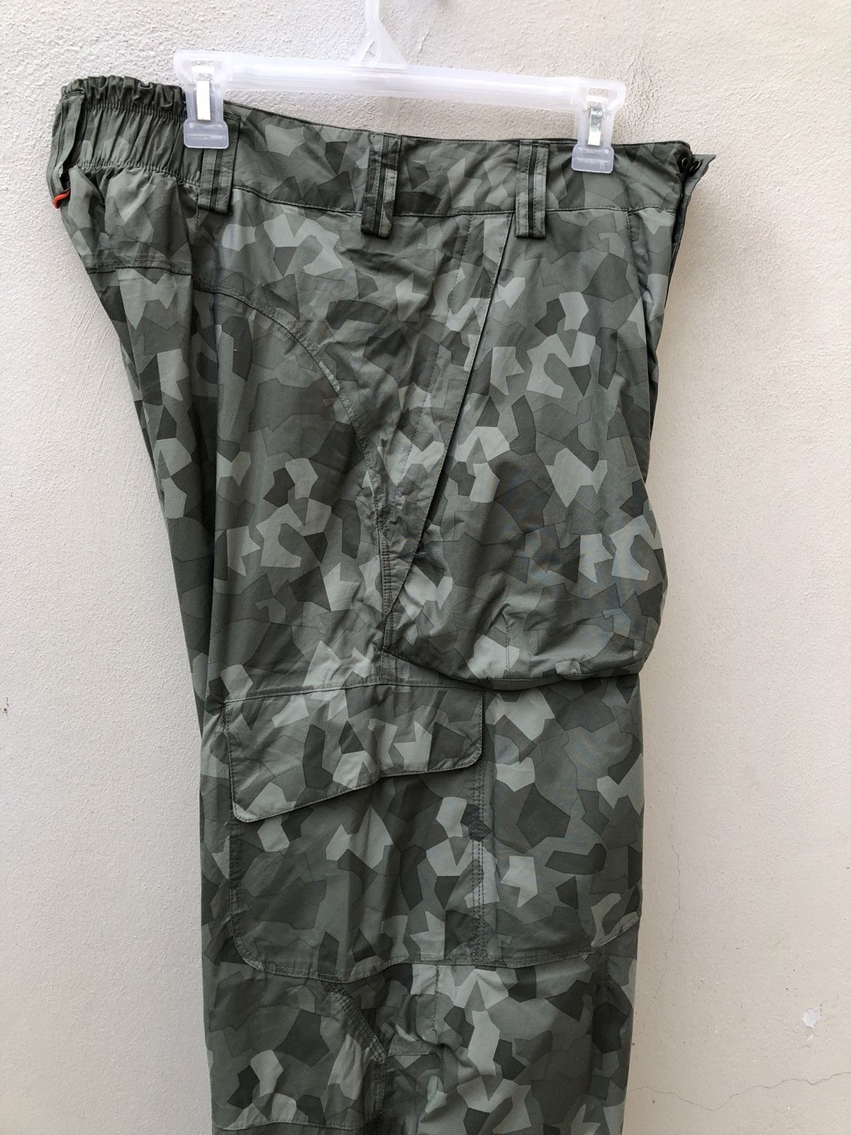 Nike ACG Nike Acg Storm Fit Camo Cargo Ski Trouser Pant Size US 34 / EU 50 - 22 Thumbnail