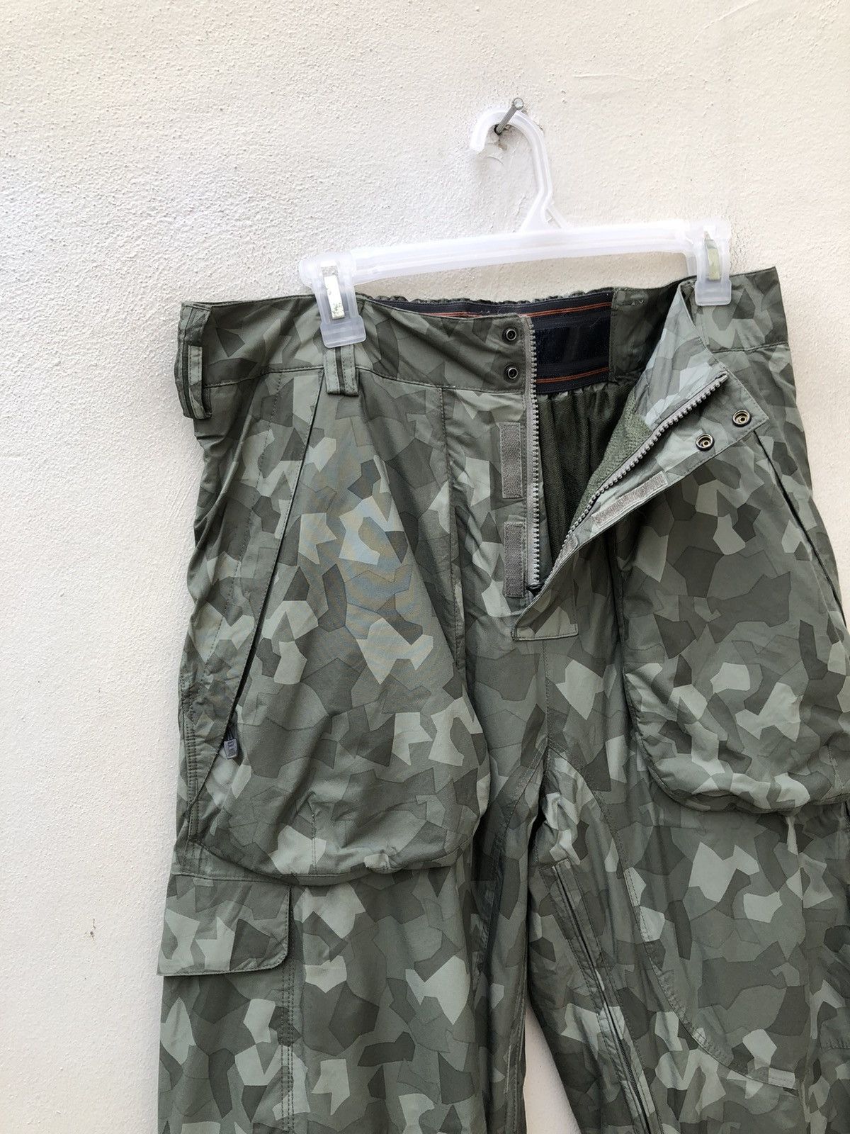 Nike ACG Nike Acg Storm Fit Camo Cargo Ski Trouser Pant Size US 34 / EU 50 - 4 Thumbnail