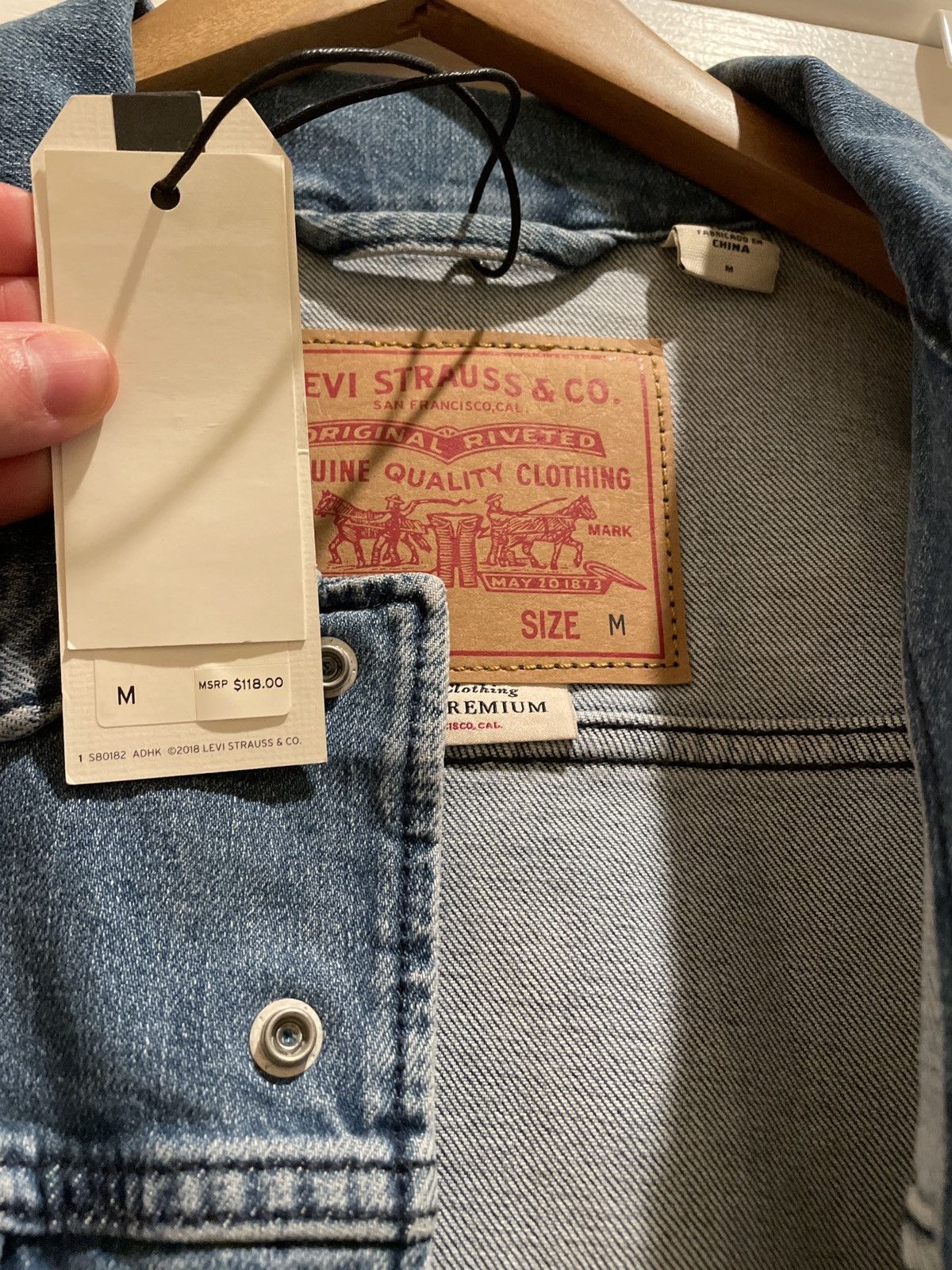 Levi's LEVI’S Denim Button Jacket W/ TAG MSRP $118 Size US M / EU 48-50 / 2 - 7 Thumbnail
