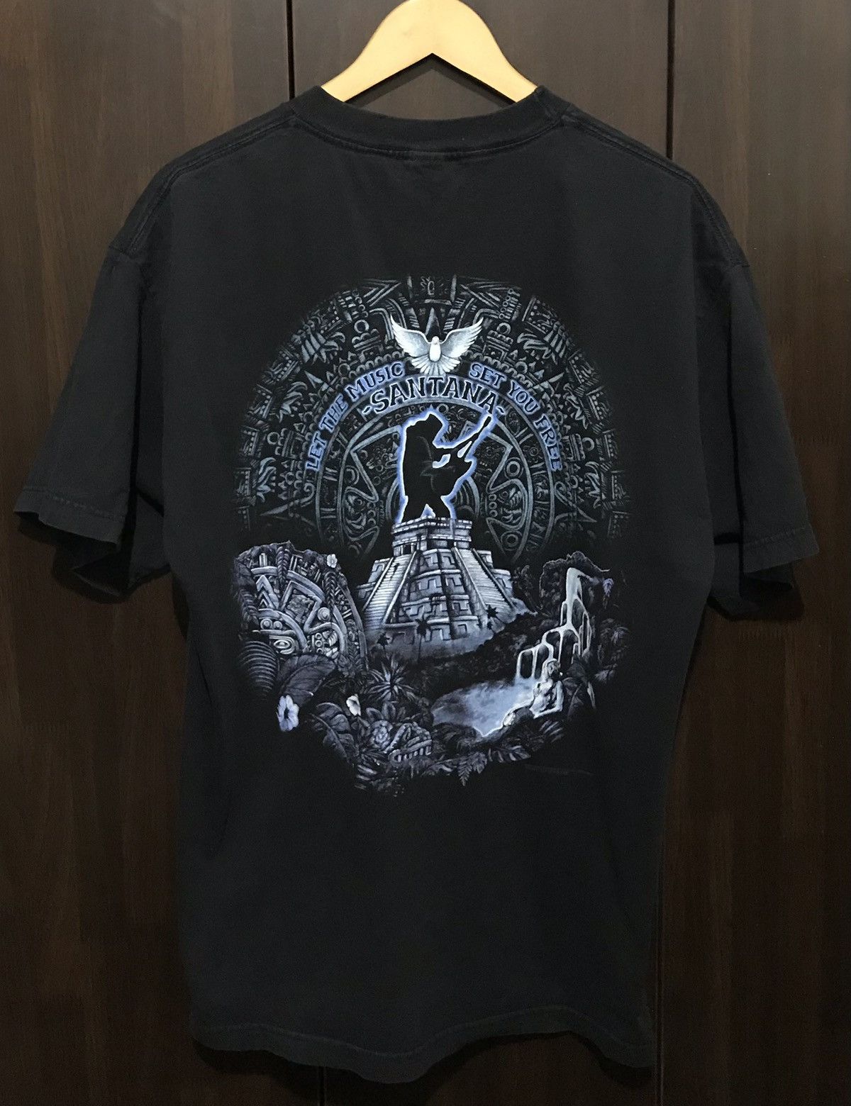 Band Tees × Vintage Vintage 1999 Santana “Let The Music Set You Free” Tshirt Size US XL / EU 56 / 4 - 1 Thumbnail