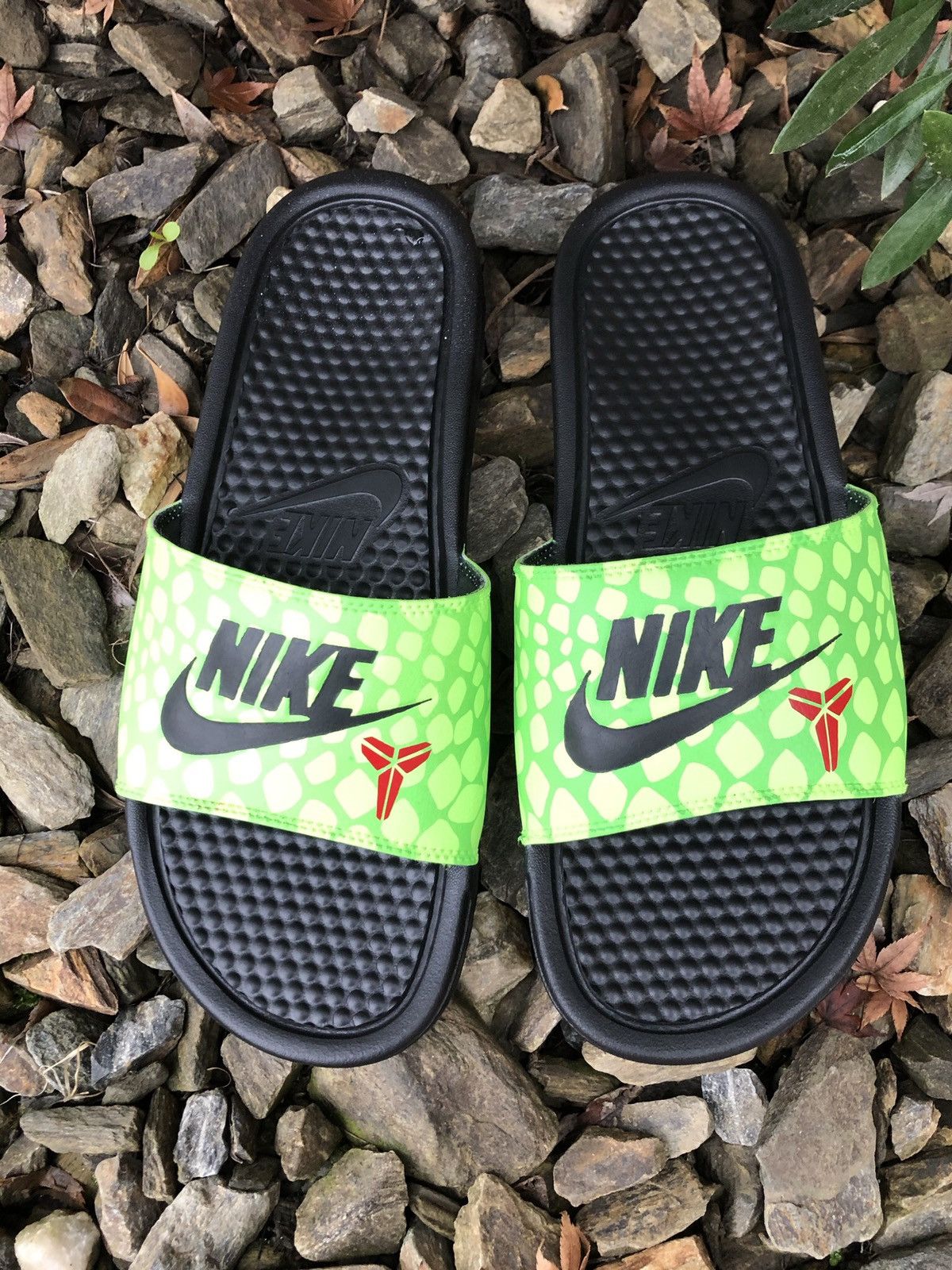 Nike Custom Nike Slides “Kobe Grinch” Size US 9 / EU 42 - 1 Preview
