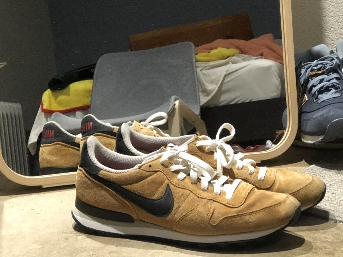 Nike internationalist mustard yellow hotsell