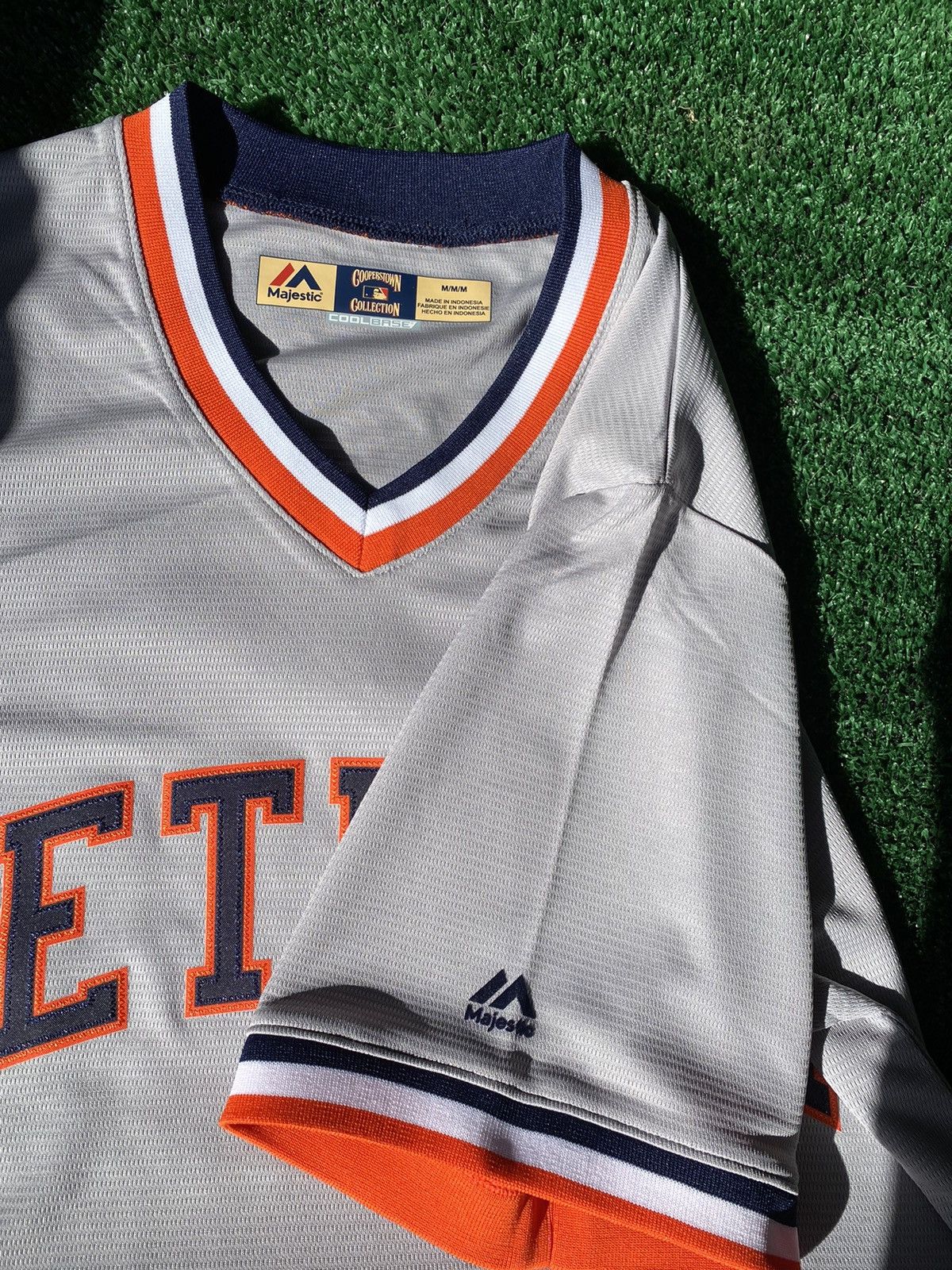 Majestic Adult Medium Vintage Majestic Jersey Detroit Tigers Size US M / EU 48-50 / 2 - 5 Thumbnail