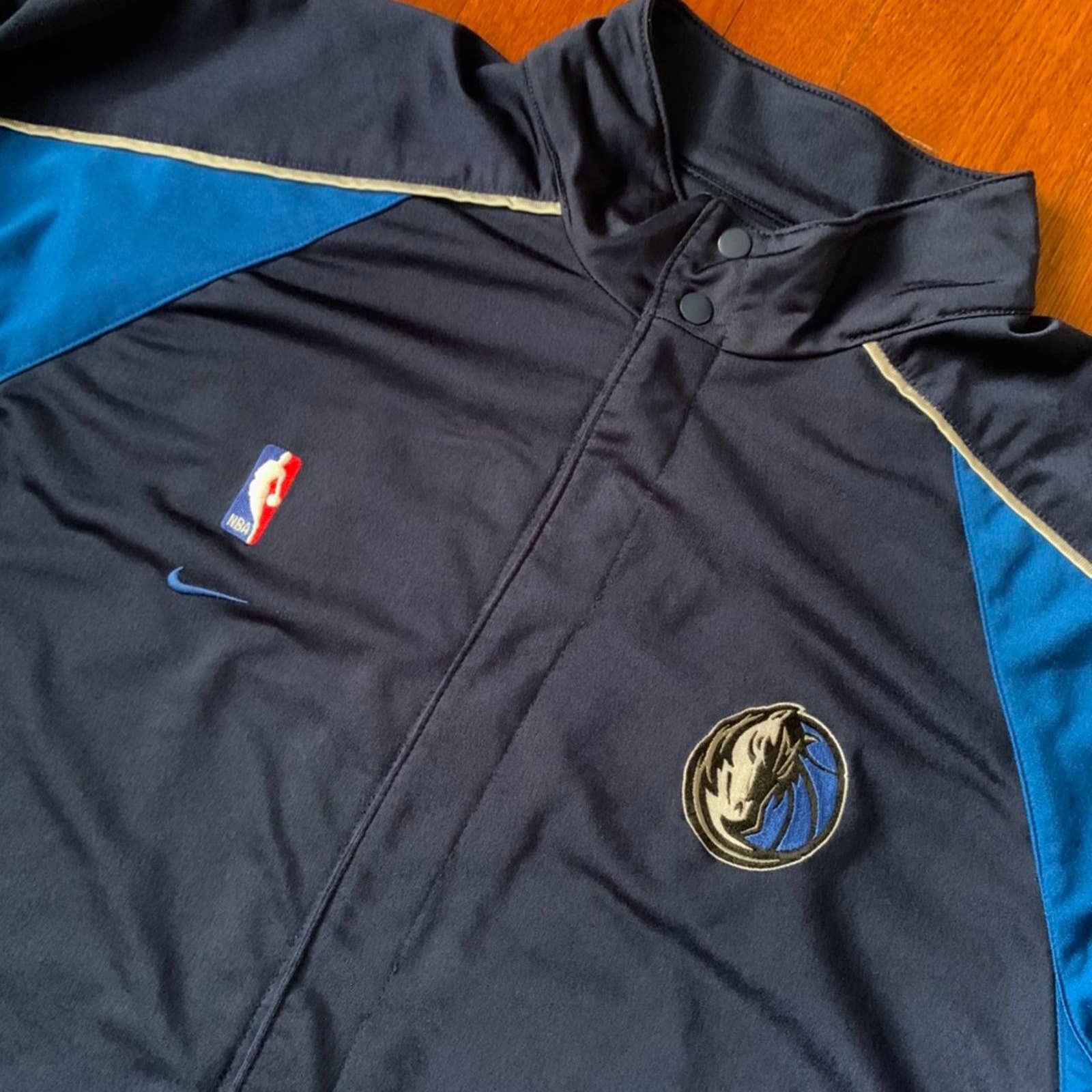 Vintage Nike Dallas Mavericks Authentic NBA Warm Up Top Size 2XL Size US XXL / EU 58 / 5 - 2 Thumbnail