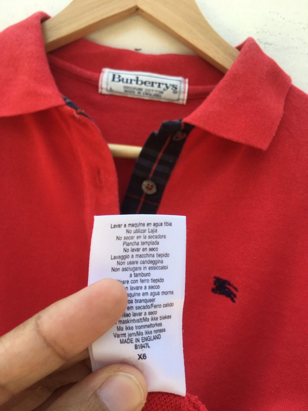 Burberry Vintage Burberry Polo Checkered Tshirt Size US S / EU 44-46 / 1 - 10 Thumbnail