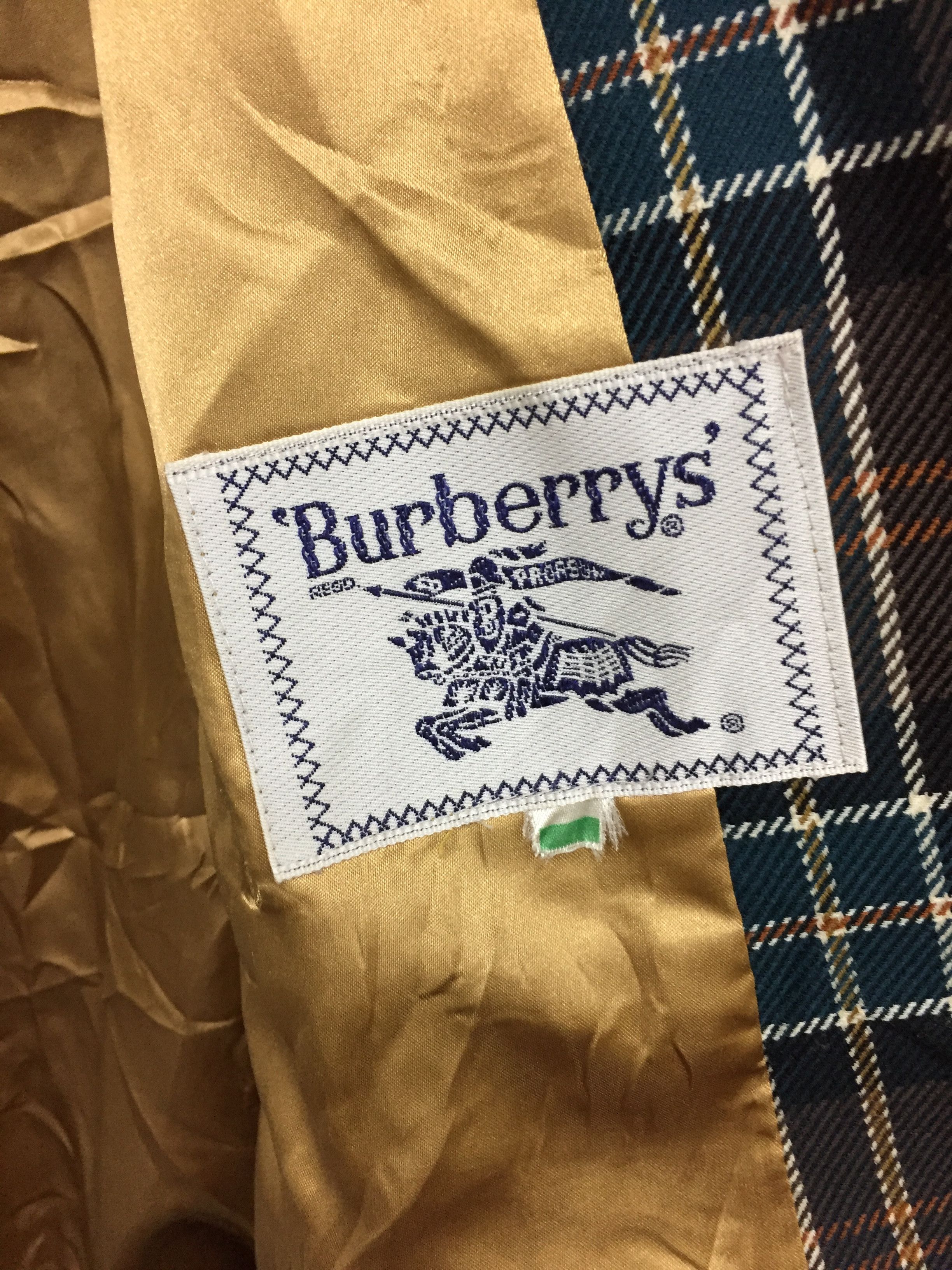 Burberry 90's nova check tartan wool Asymmetrical gold button jacket Size US S / EU 44-46 / 1 - 10 Thumbnail