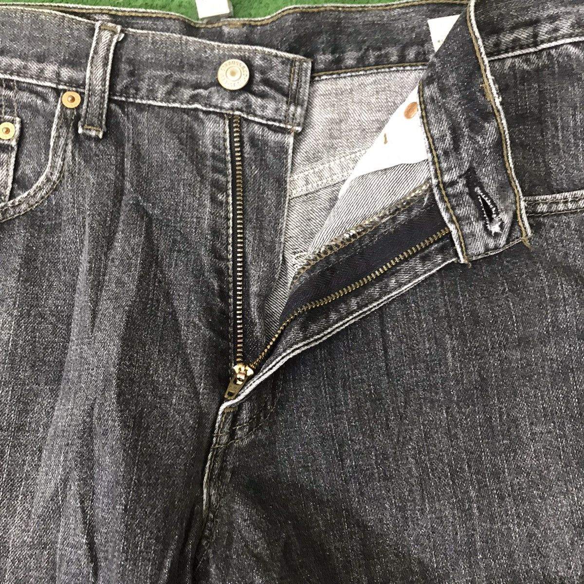 Levi's Vintage Levis 533 Faded Black Jeans Made in Japan Size US 32 / EU 48 - 16 Thumbnail