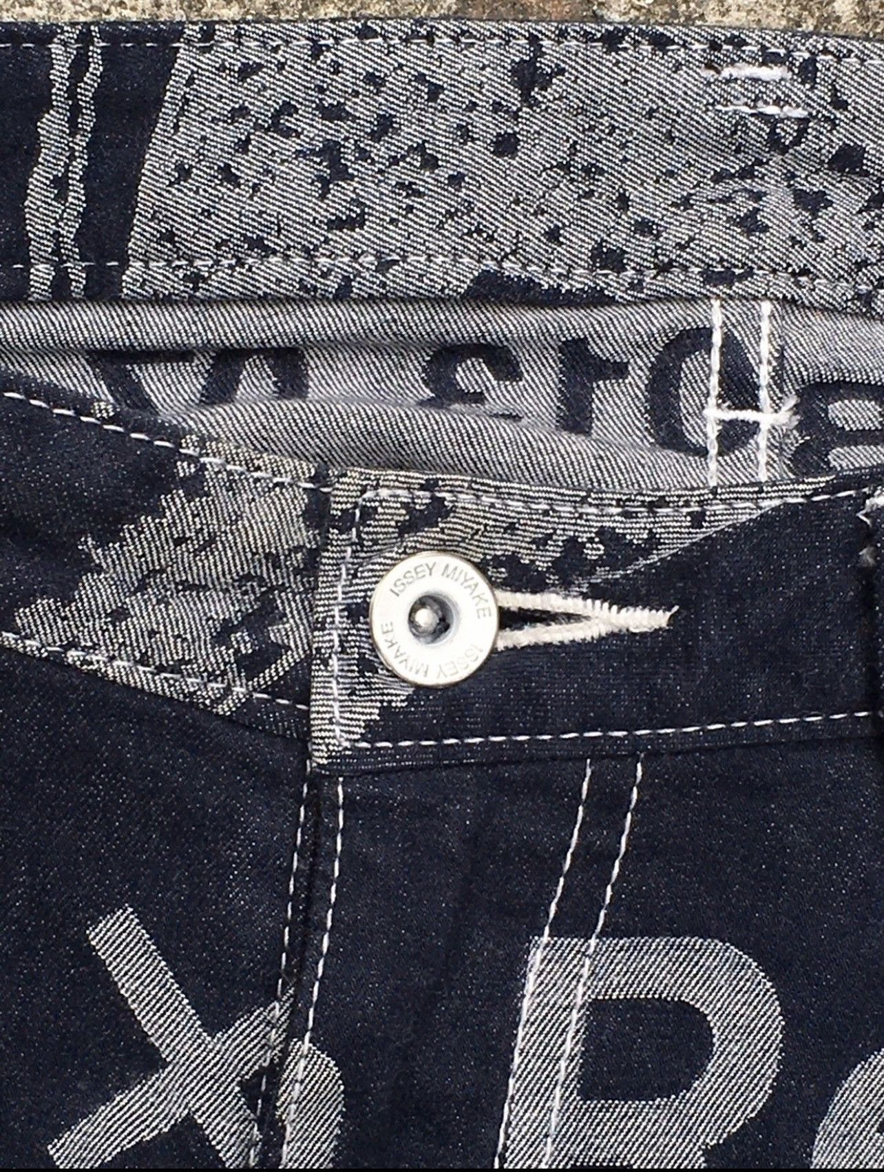 Issey Miyake Issey Miyake Jaquard Denim Size US 29 - 4 Thumbnail