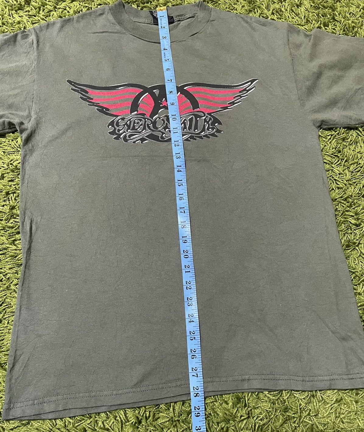 Band Tees Vintage AEROSMITH rock band Japan Tour tee shirt Size US M / EU 48-50 / 2 - 6 Thumbnail