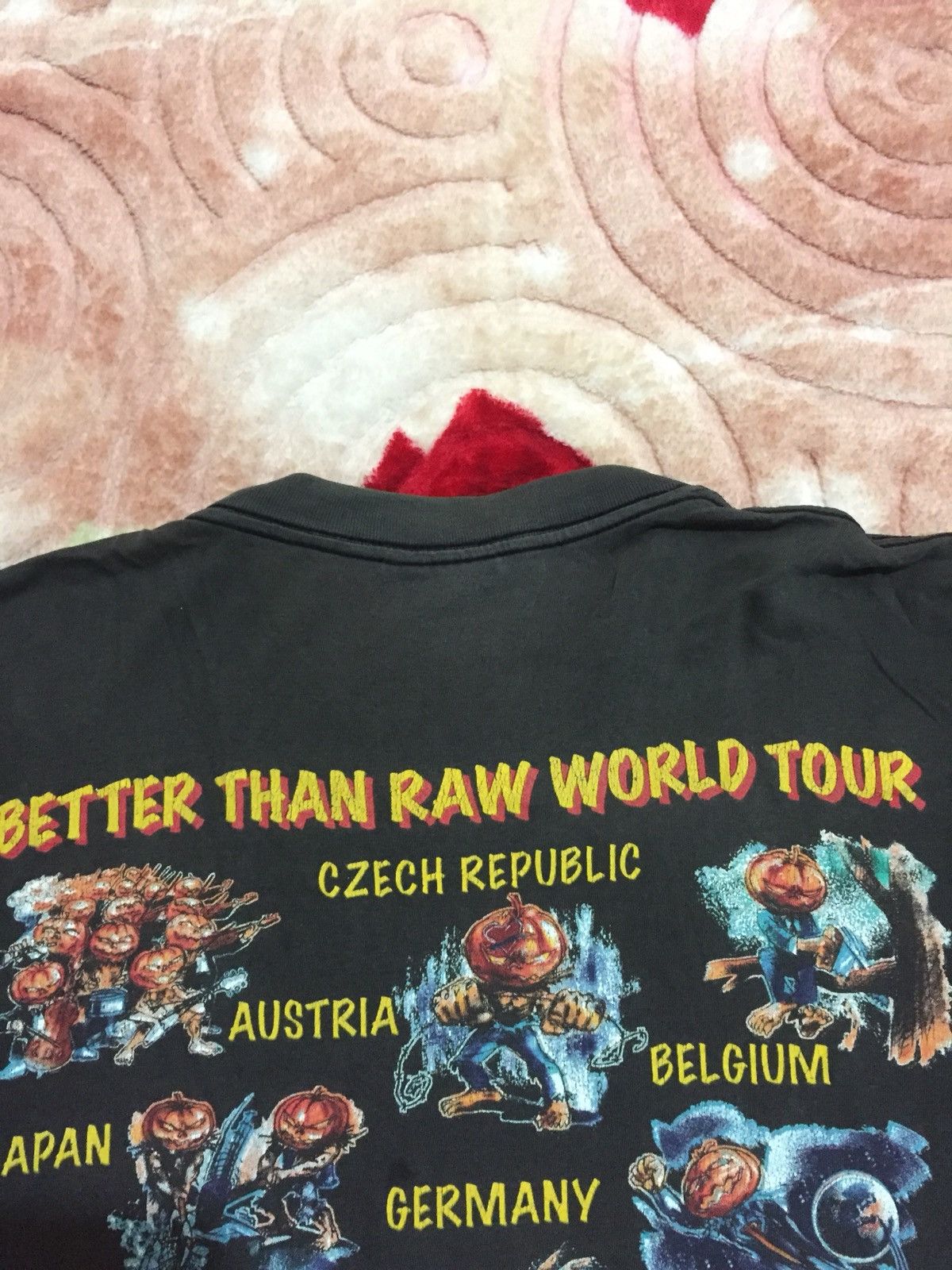 Band Tees × Vintage Vintage Helloween Band Shirt Better Than Raw World Tour Tee Size US L / EU 52-54 / 3 - 11 Thumbnail
