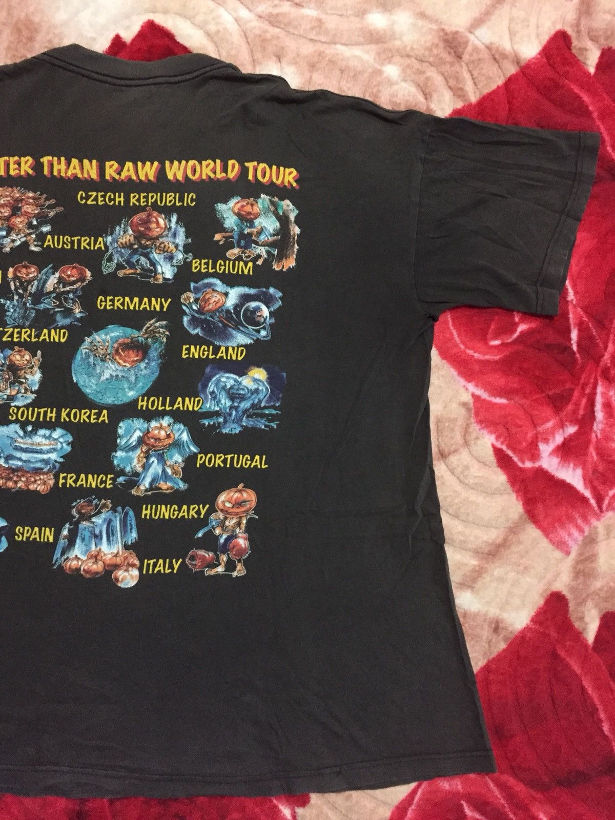 Band Tees × Vintage Vintage Helloween Band Shirt Better Than Raw World Tour Tee Size US L / EU 52-54 / 3 - 8 Thumbnail