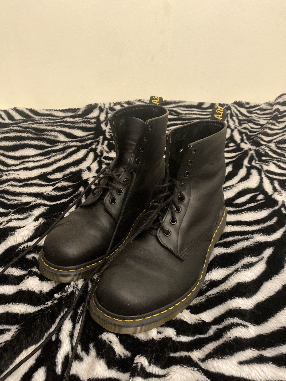 22 hole doc martens