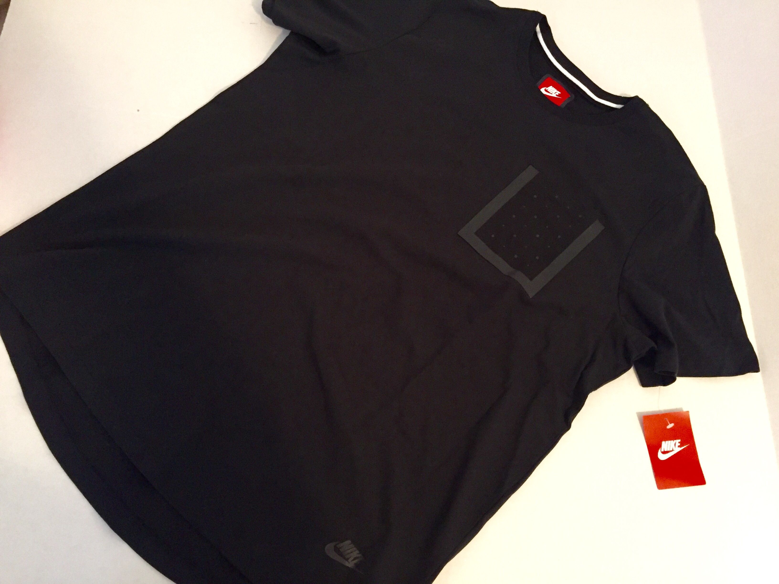 nike jacket with pocket on arm