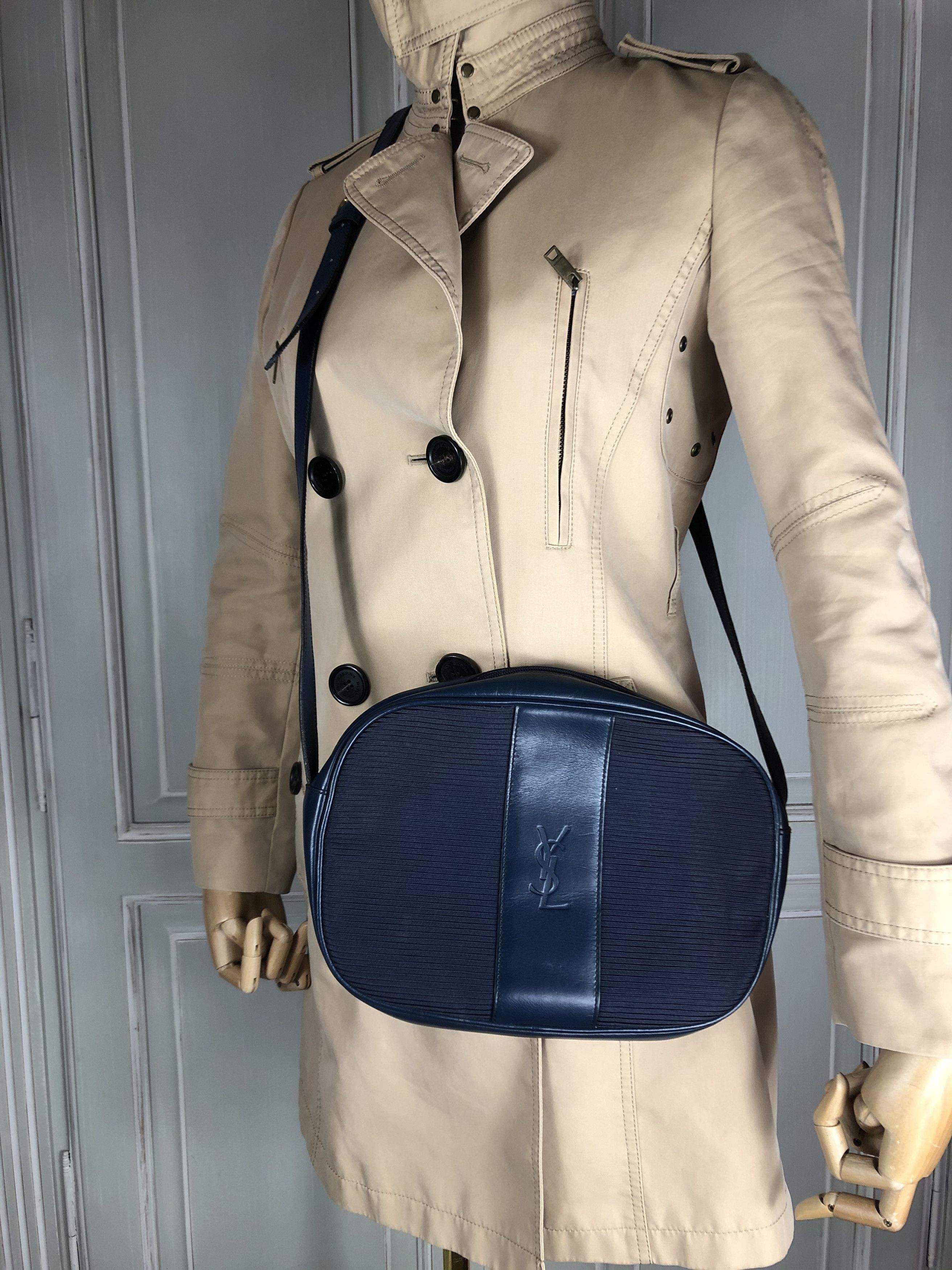 Yves Saint Laurent vintage ysl big logo bag Size ONE SIZE - 1 Thumbnail