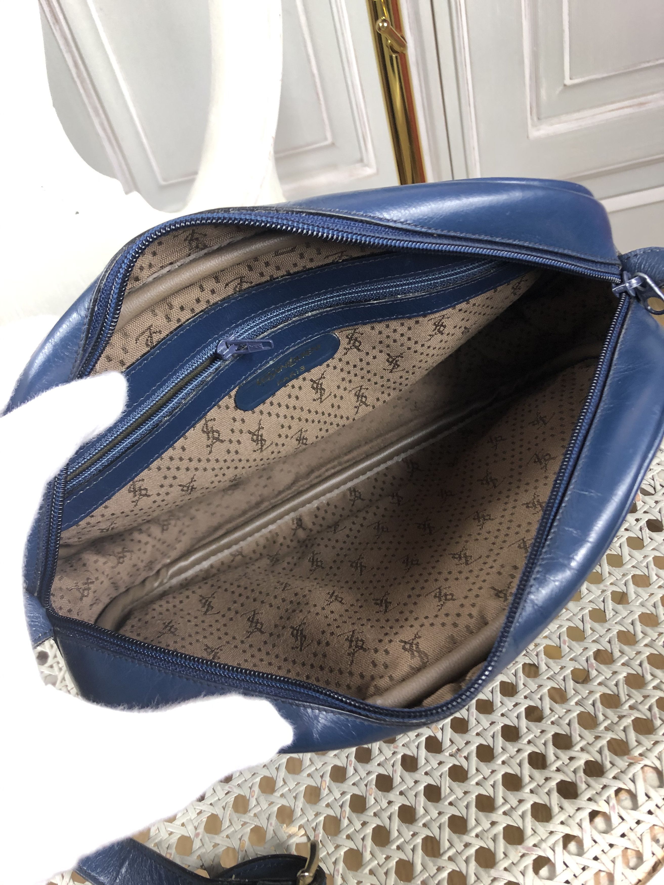 Yves Saint Laurent vintage ysl big logo bag Size ONE SIZE - 7 Thumbnail