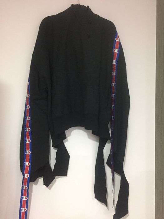 Vetements x champion outlet in progress hoodie