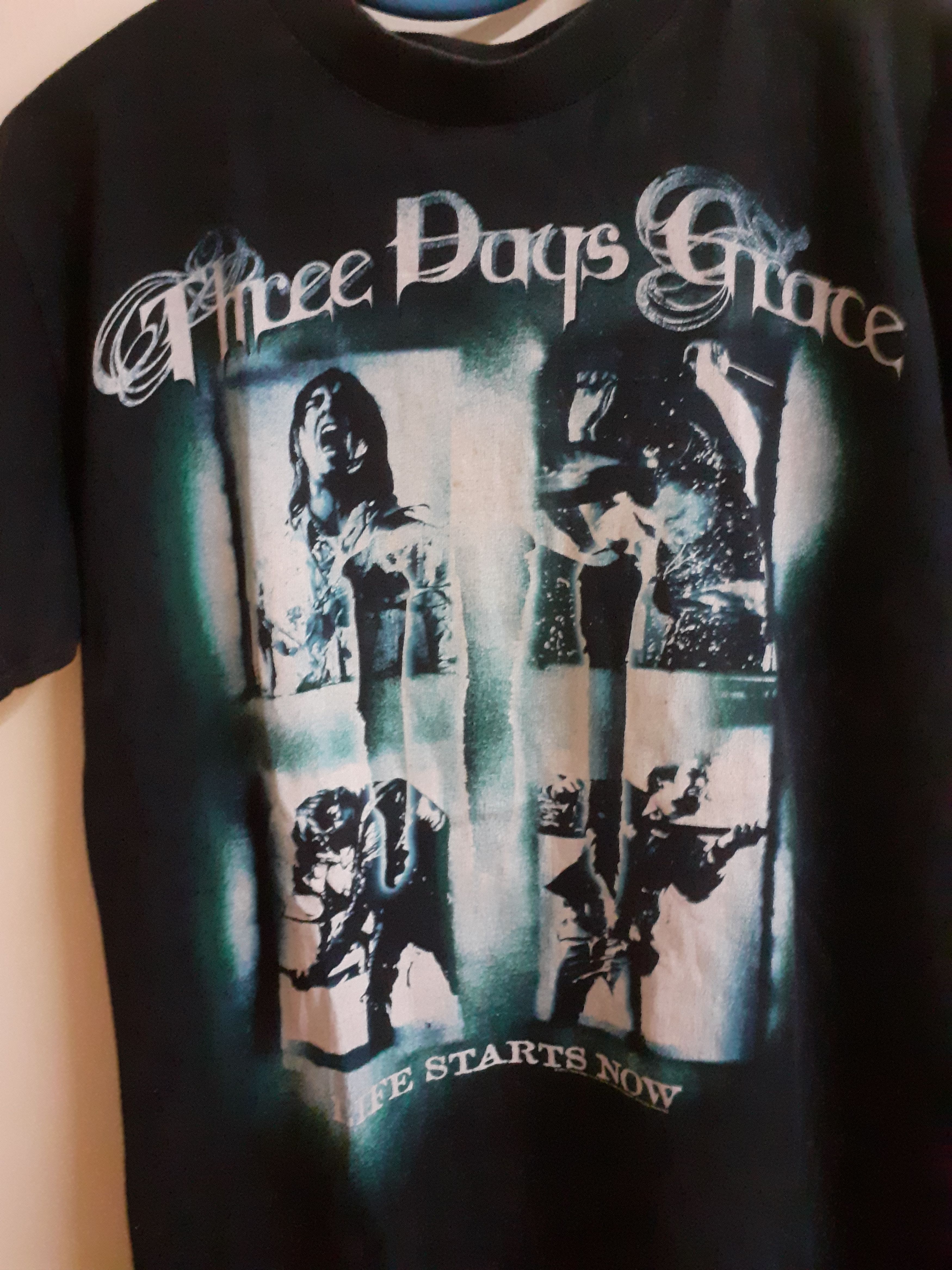 Band Tees × Vintage Three Days Grace Life Starts Now T Shirt Size US S / EU 44-46 / 1 - 3 Thumbnail