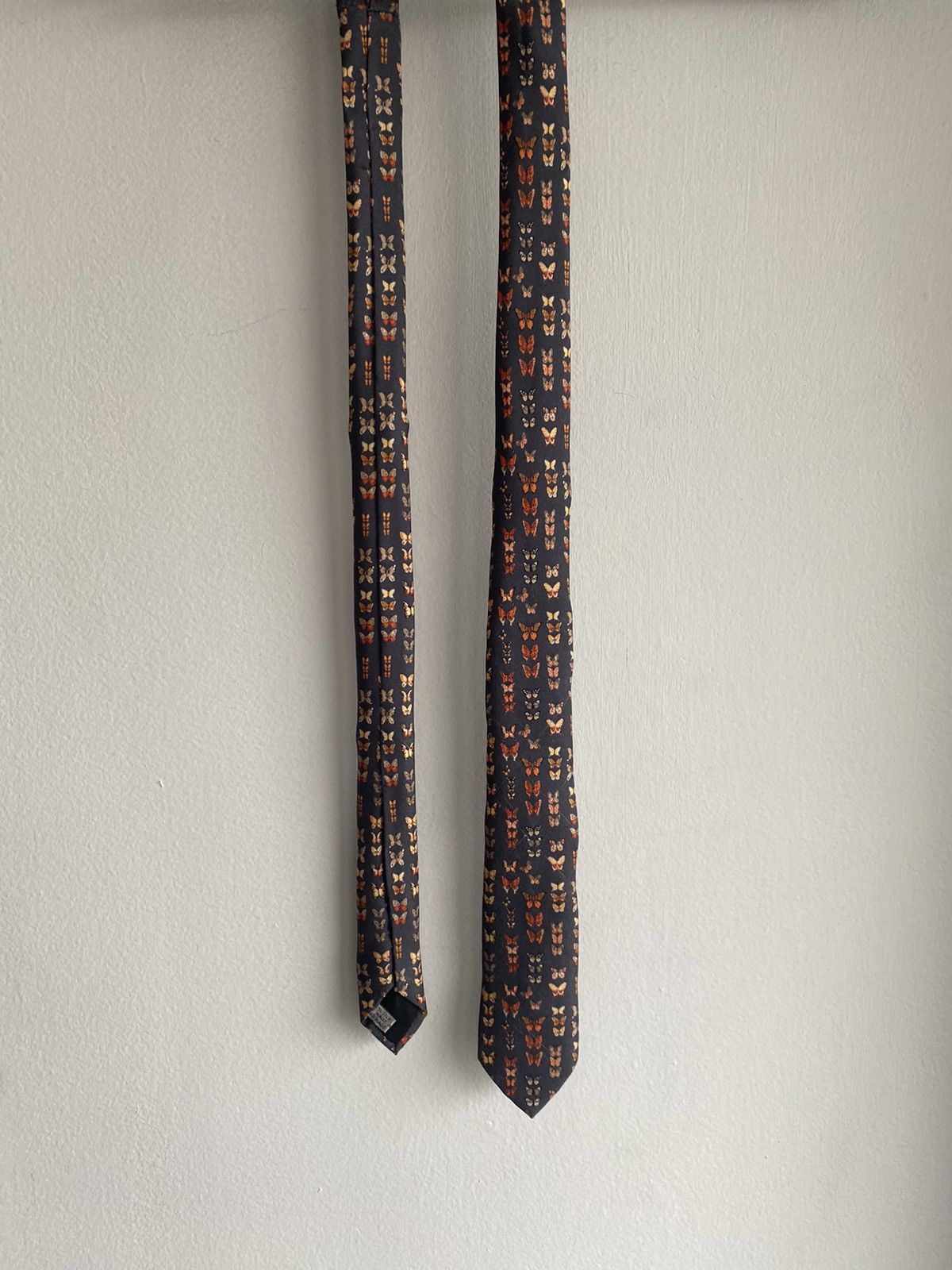 Dior × Hedi Slimane Dior Homme 05 100% Silk NEW Runway BUTTERFLY Tie Size ONE SIZE - 9 Thumbnail